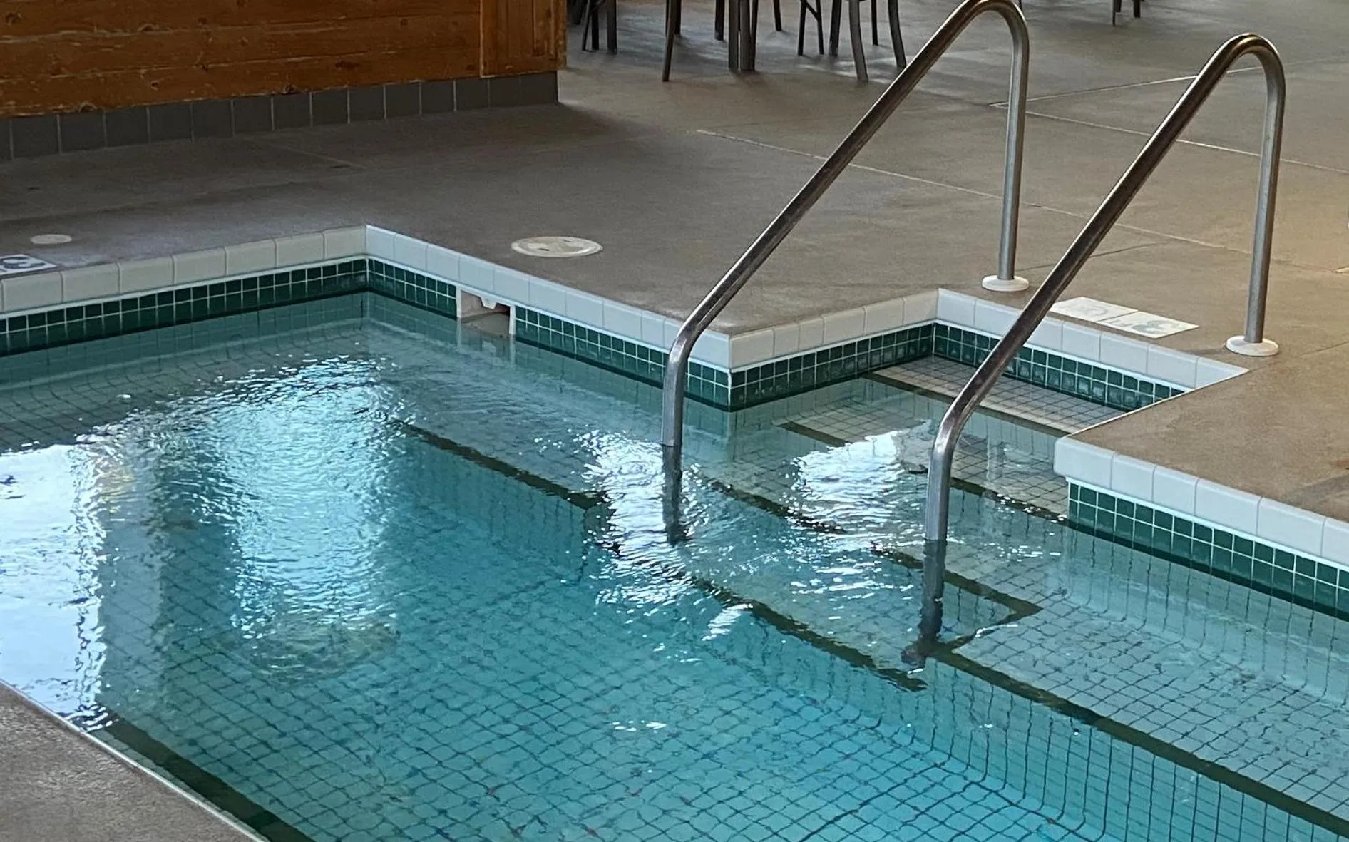 Hot Tub in Super 8 by Wyndham La Crosse