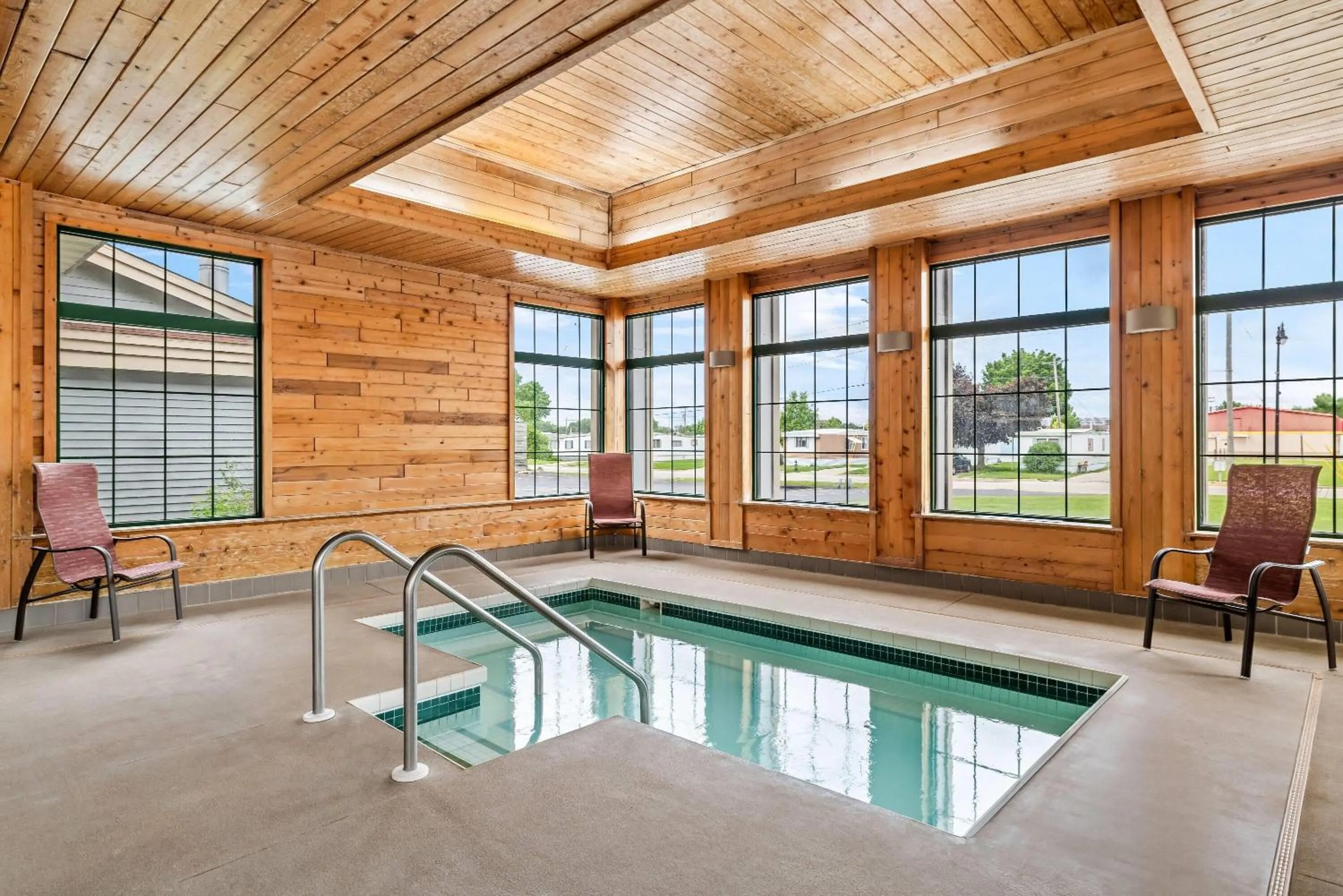 Hot Tub in Super 8 by Wyndham La Crosse