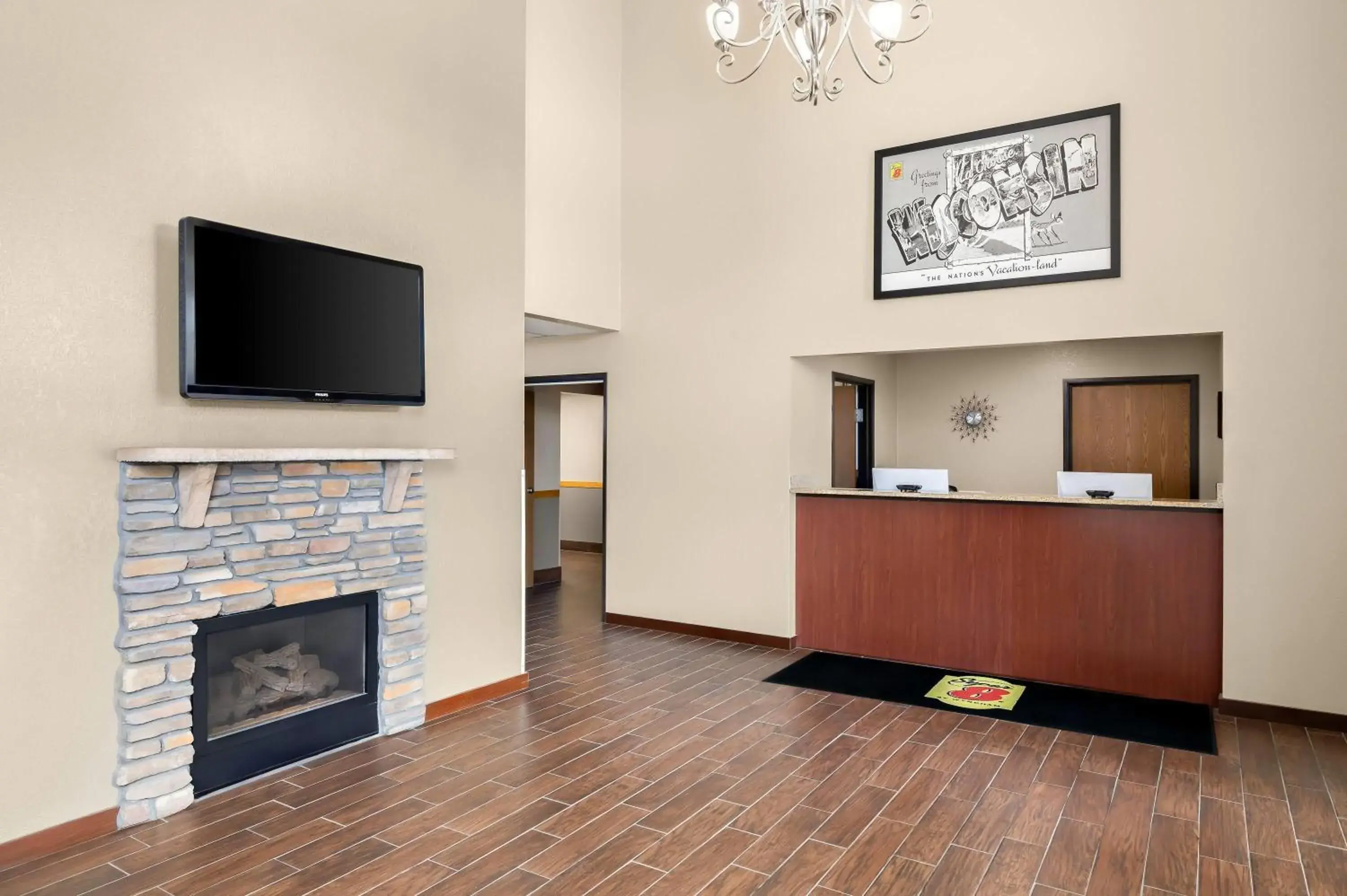 Lobby or reception in Super 8 by Wyndham La Crosse Lobby or reception in Super 8 by Wyndham La Crosse