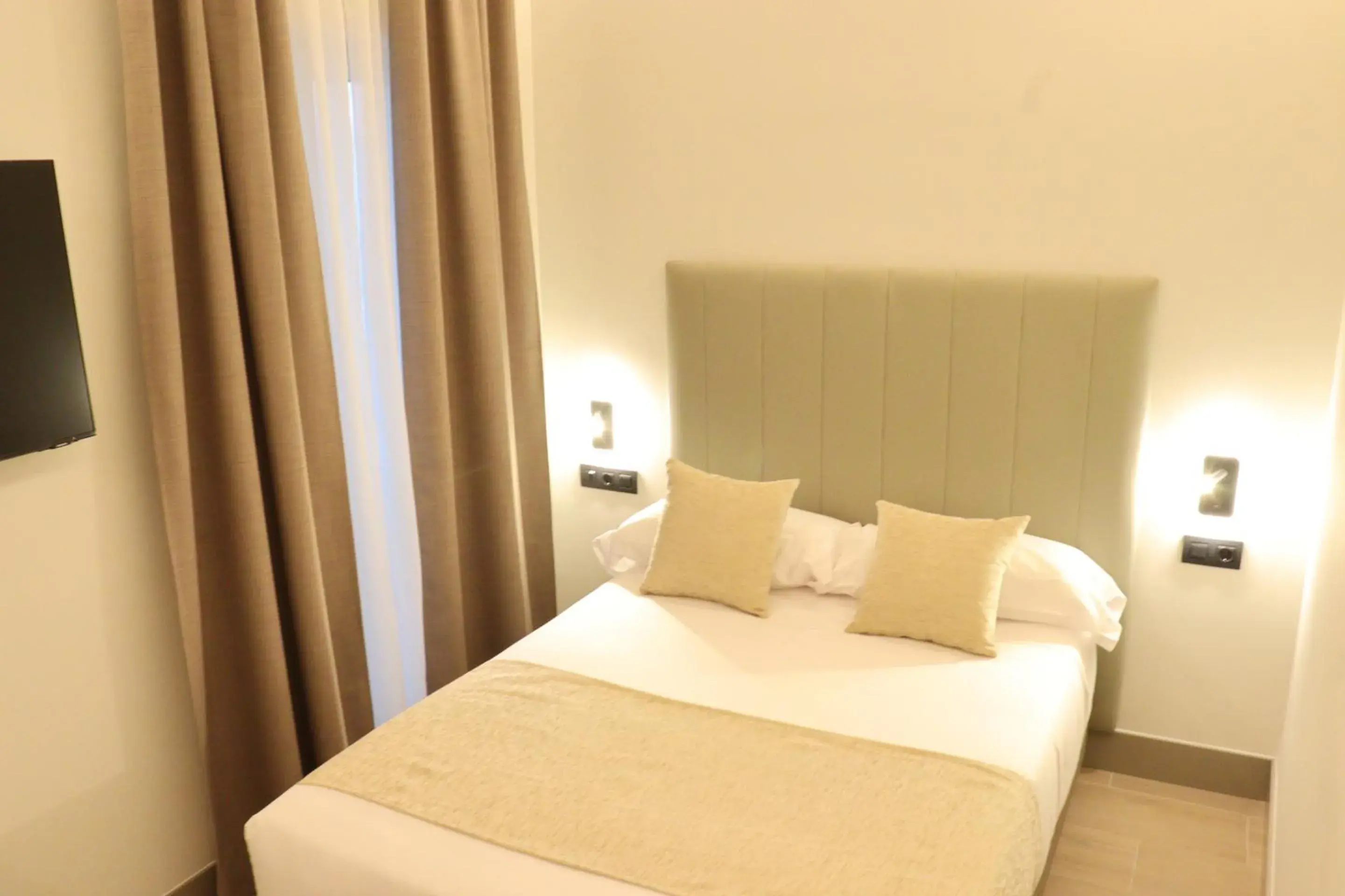 Double Room with Private Bathroom in Hostal La Rúa-Montera Double Room with Private Bathroom in Hostal La Rúa-Montera