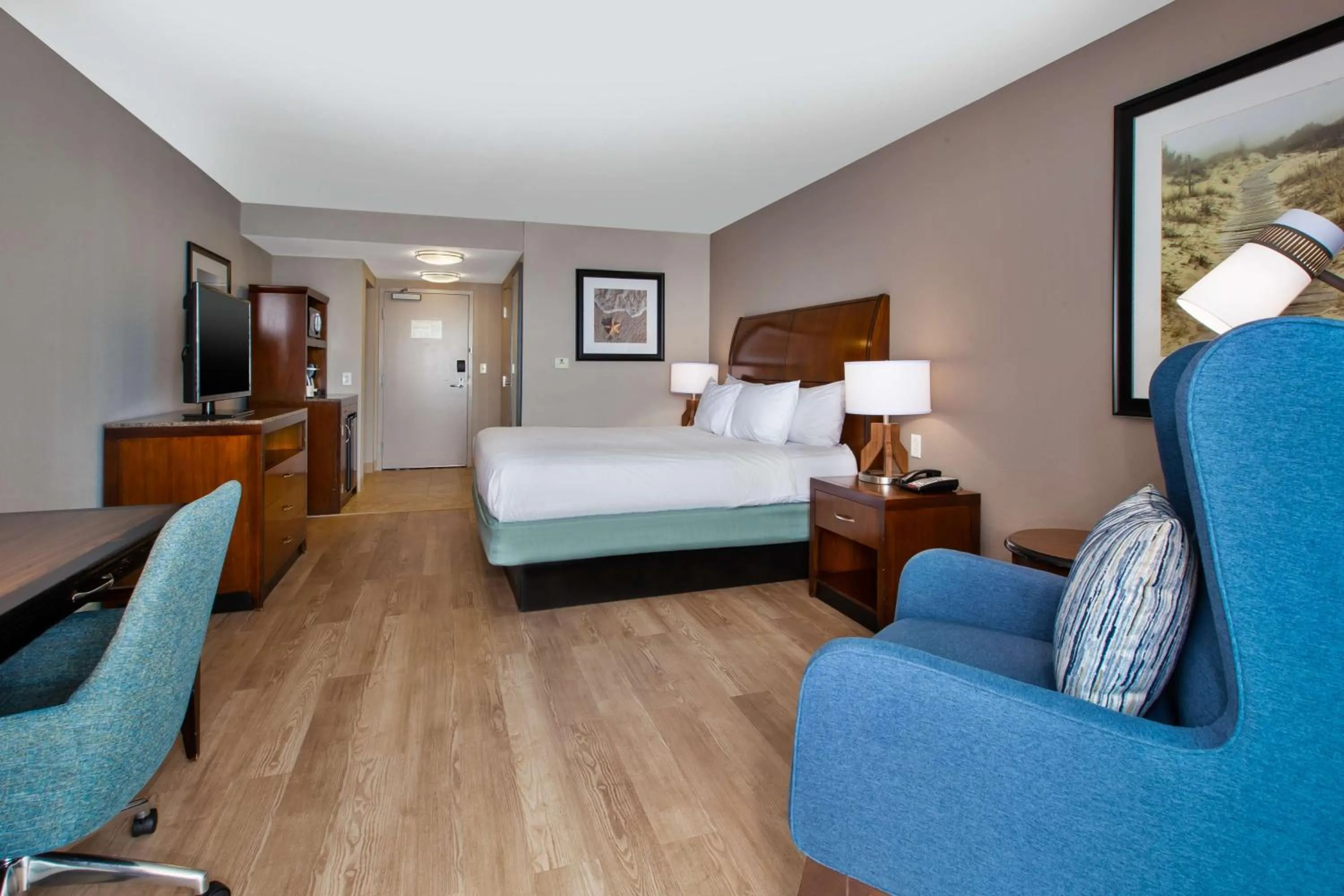 Bedroom, Bed in Hilton Garden Inn Virginia Beach Oceanfront