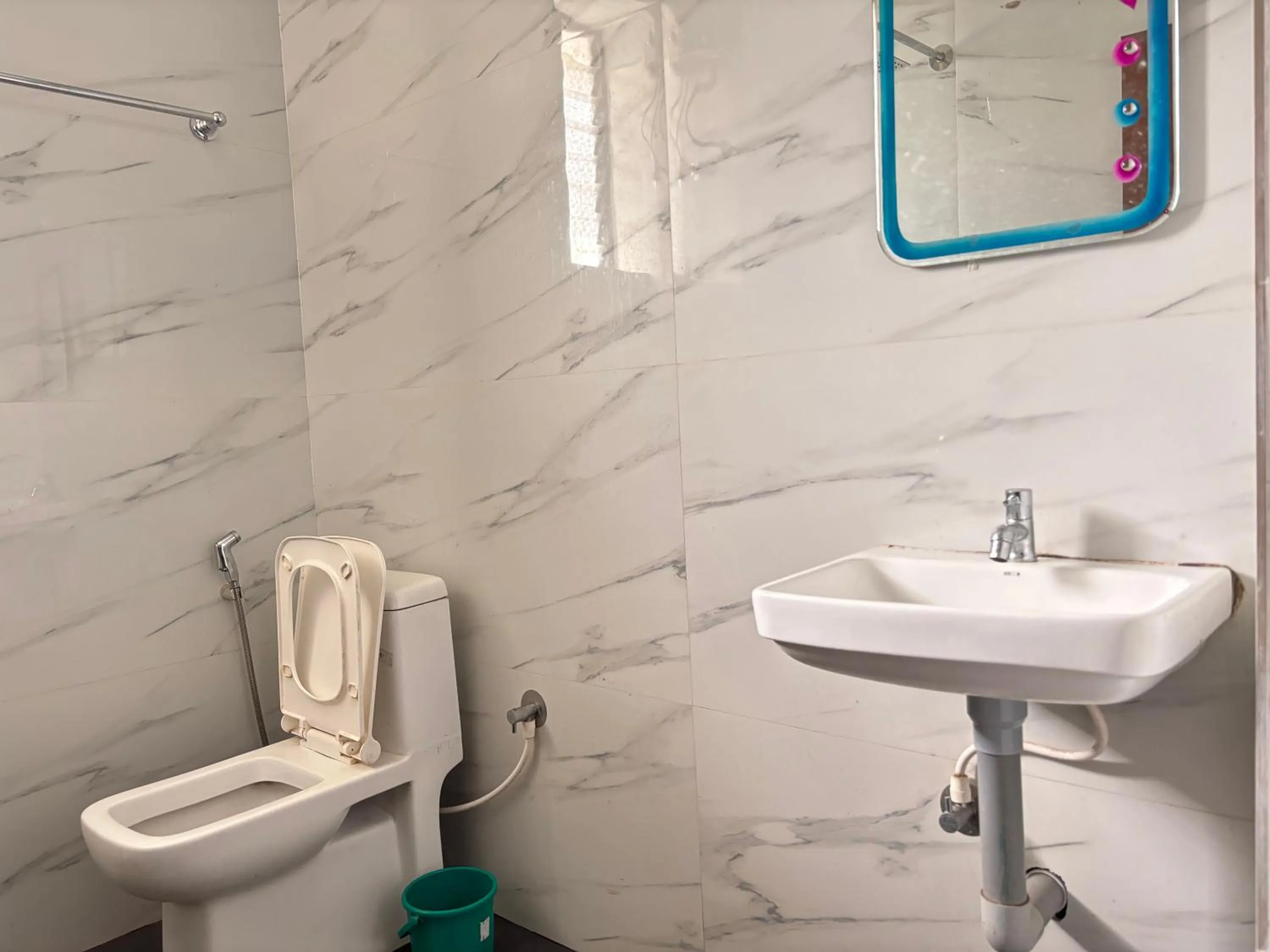 Bathroom in Sri Swarna Darvi Lodge Horanadu