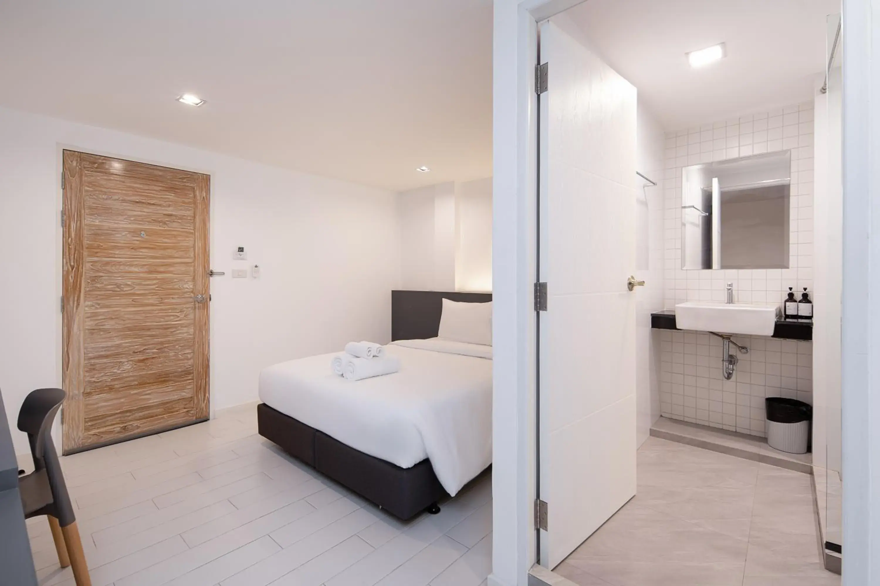 Bedroom, Bed in The Urban Oasis Bedroom, Bed in The Urban Oasis