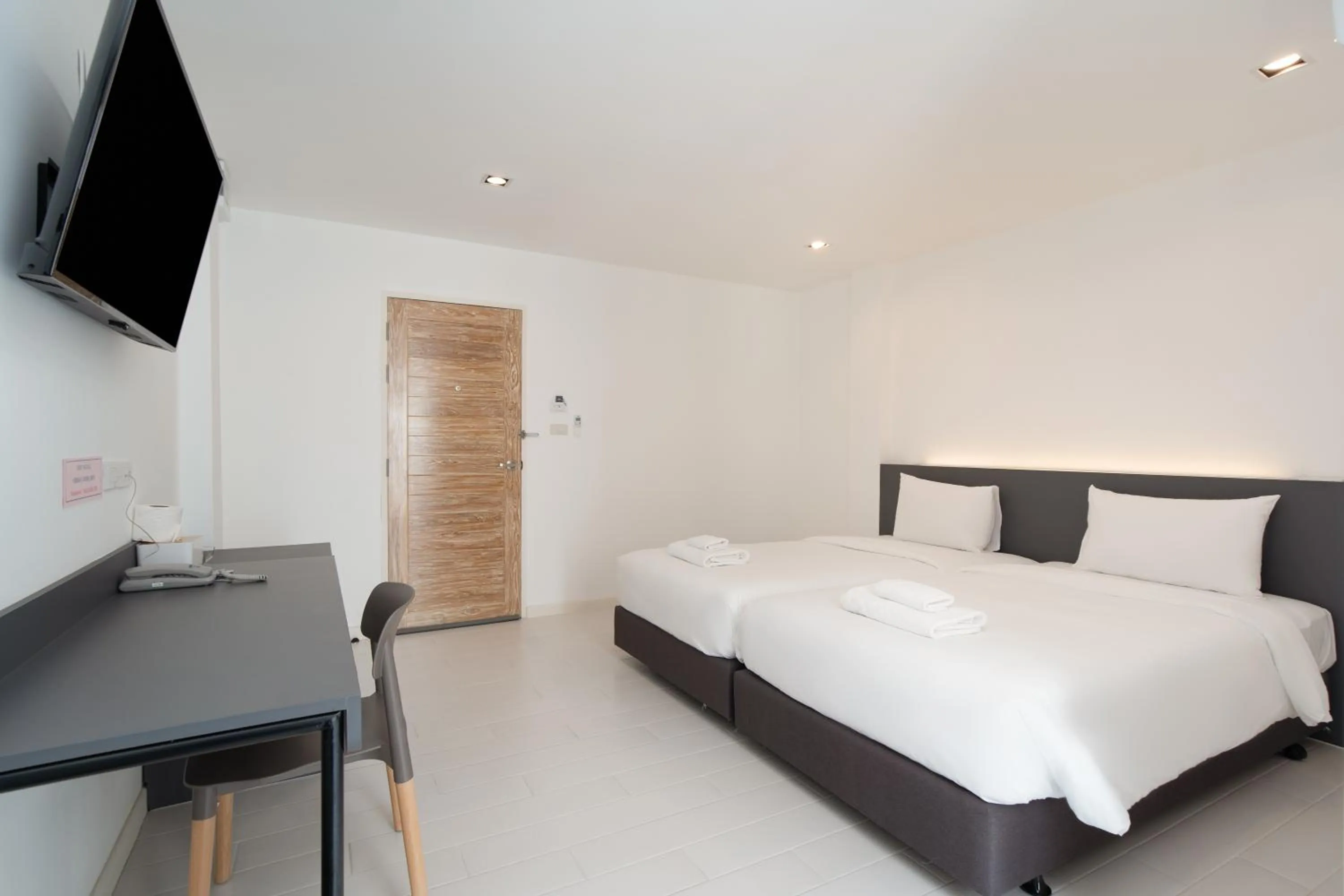 Bedroom, Bed in The Urban Oasis