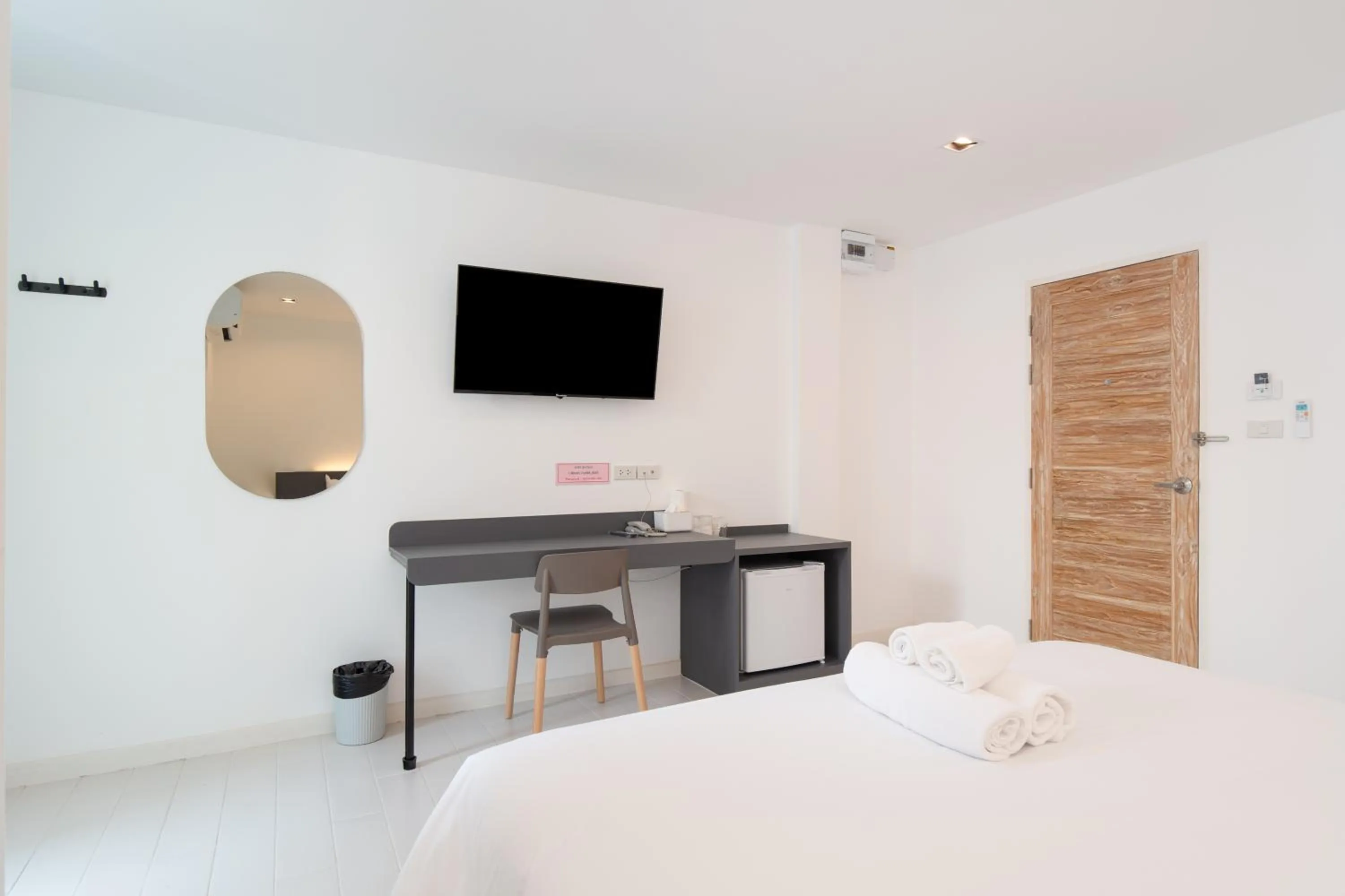 Bedroom, Bed in The Urban Oasis