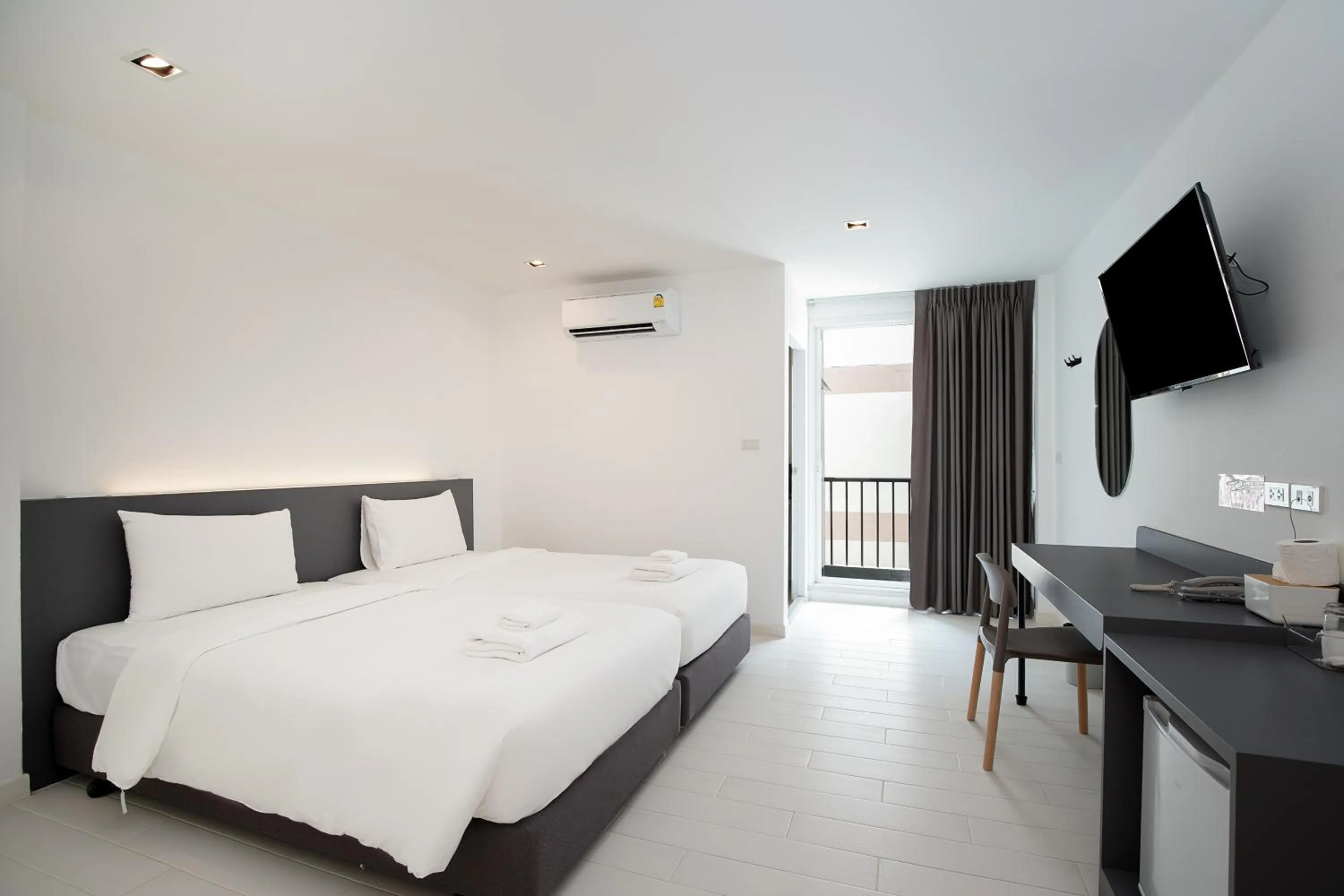 Bedroom, Bed in The Urban Oasis