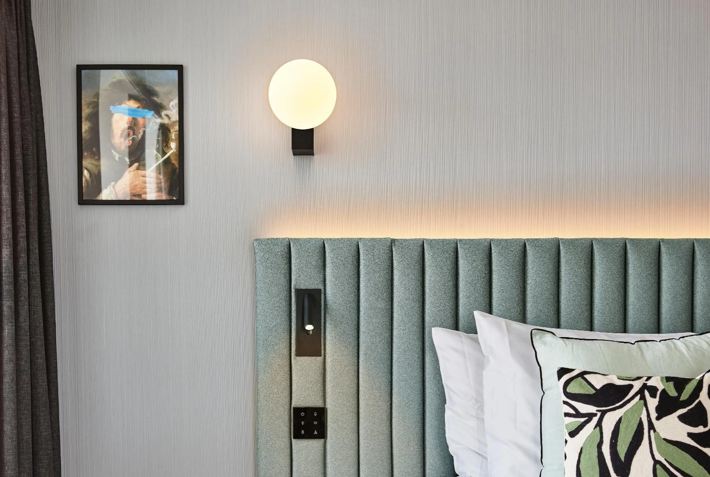 Decorative detail, Bed in H4 Hotel Wyndham Paris Pleyel Resort