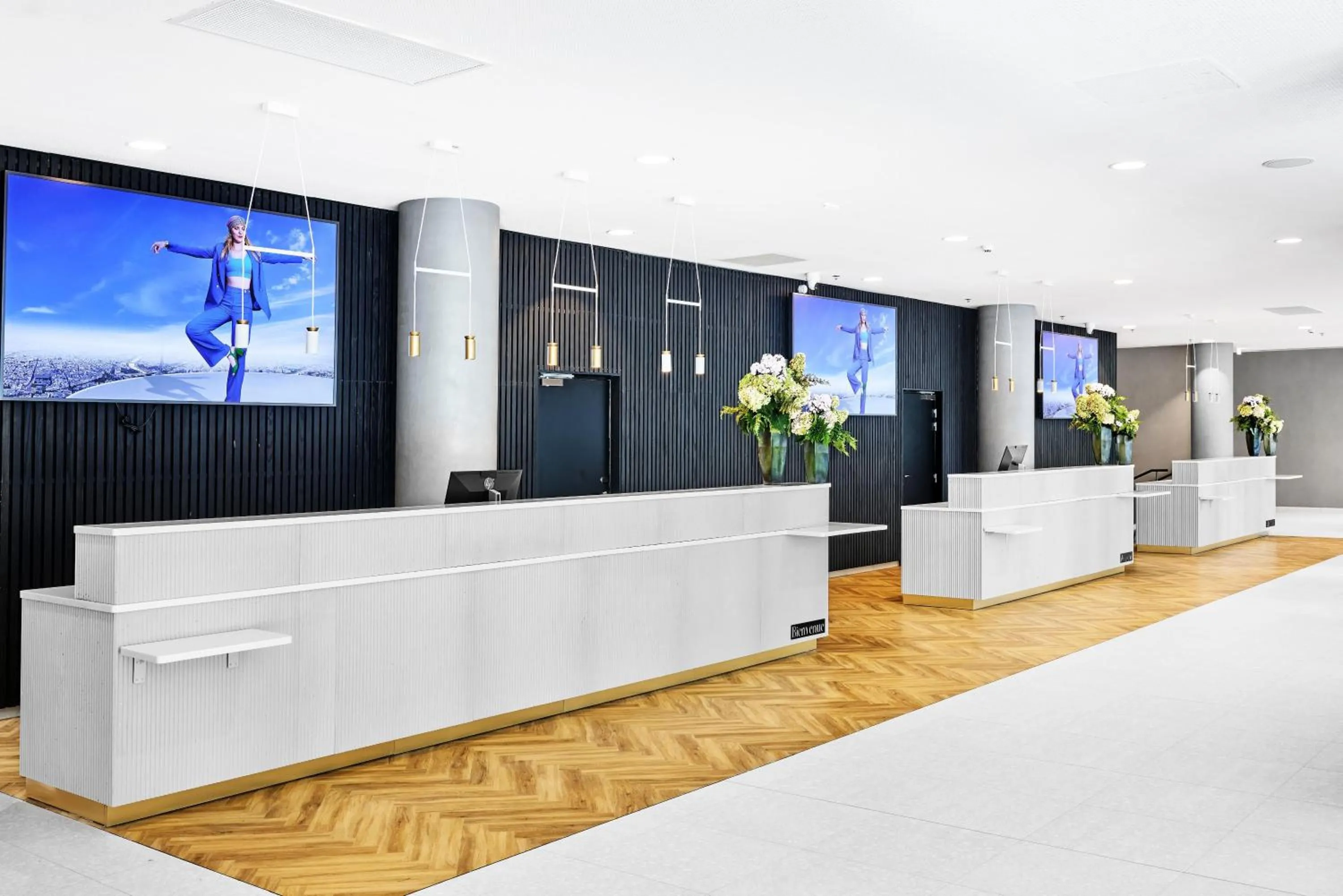 Lobby or reception in H4 Wyndham Paris Pleyel