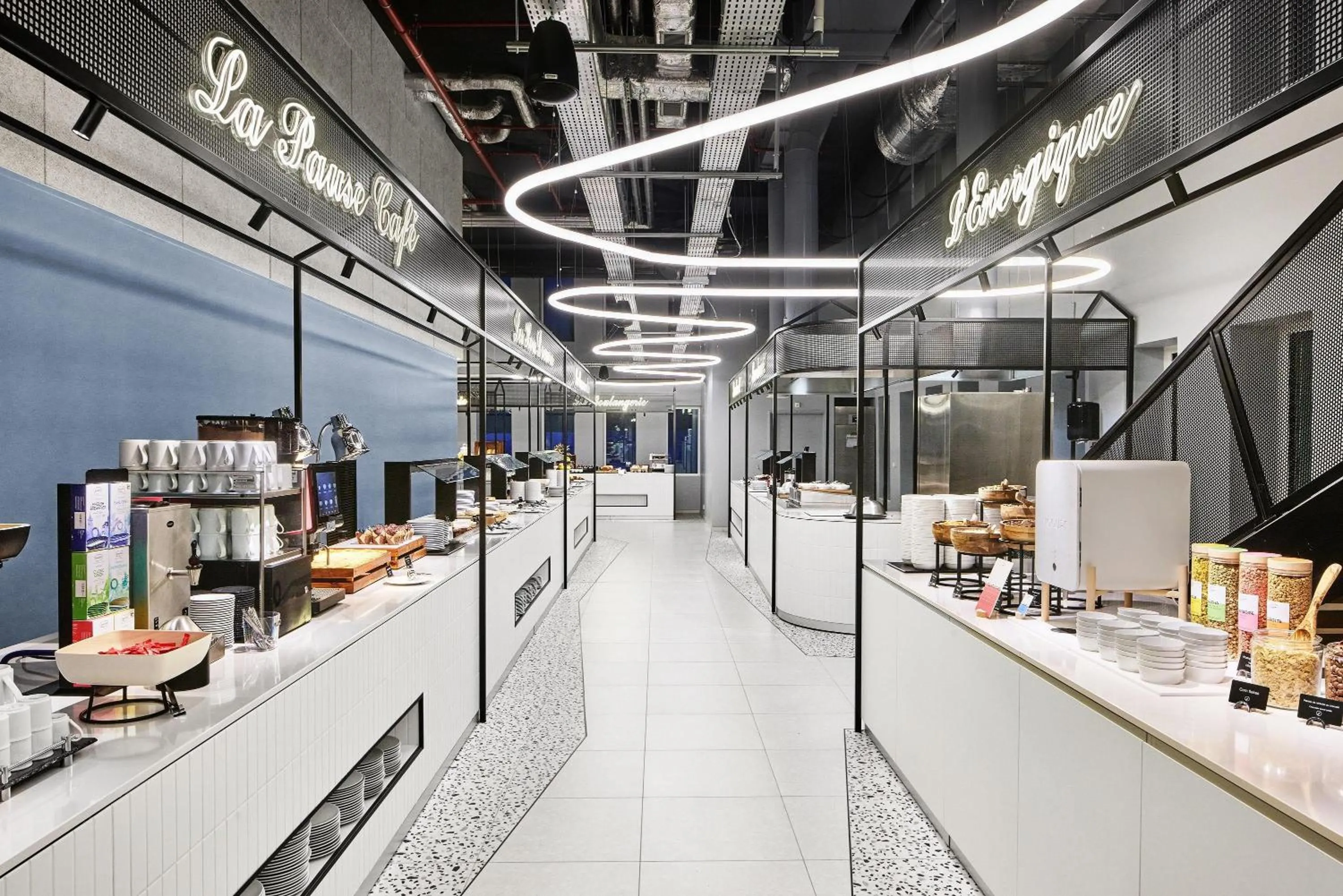 Restaurant/places to eat in H4 Wyndham Paris Pleyel