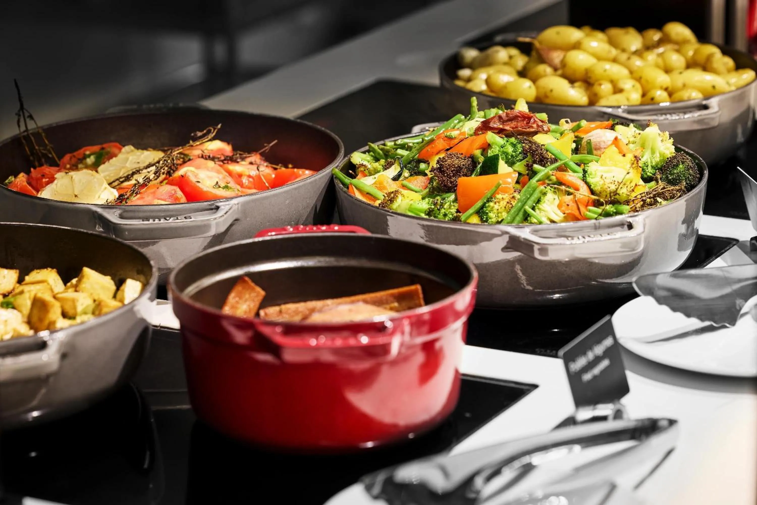 Restaurant/places to eat in H4 Wyndham Paris Pleyel