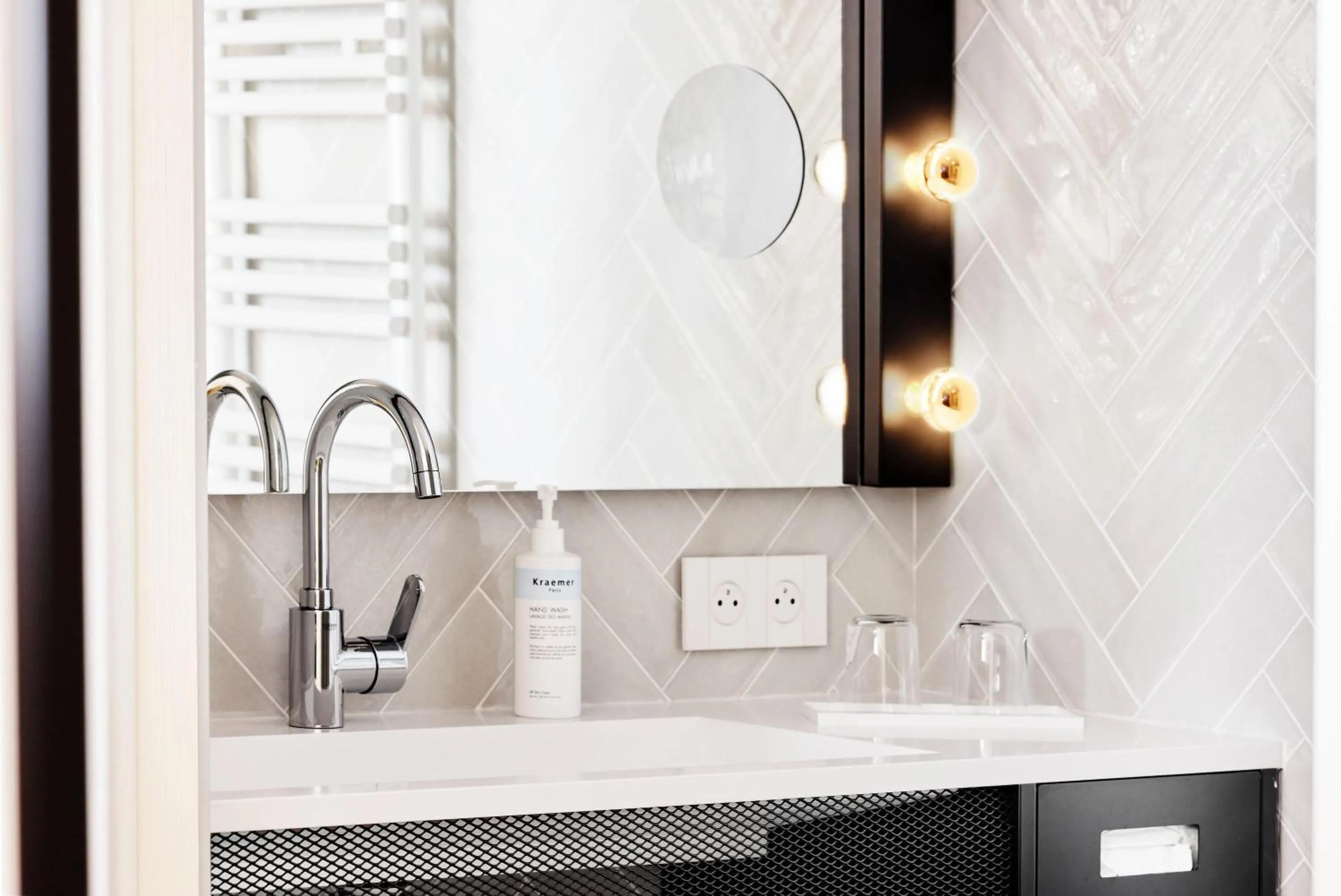 Bathroom in H4 Wyndham Paris Pleyel
