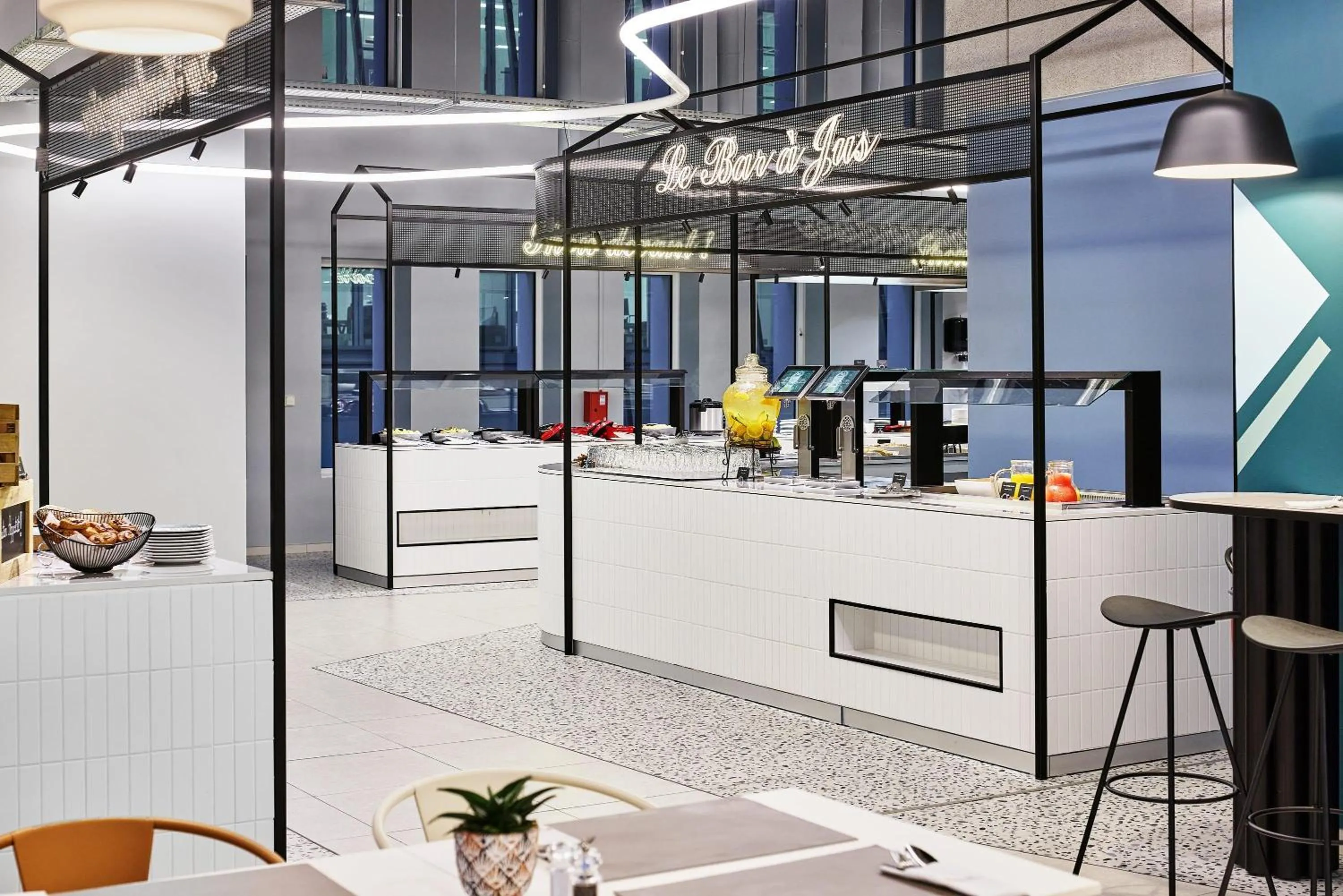 Restaurant/places to eat in H4 Wyndham Paris Pleyel
