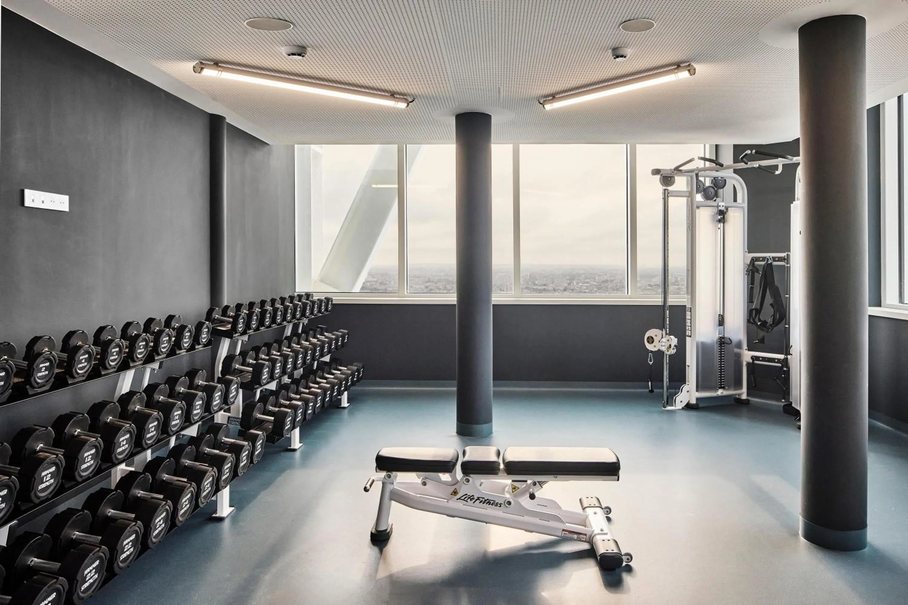 Fitness centre/facilities in H4 Wyndham Paris Pleyel