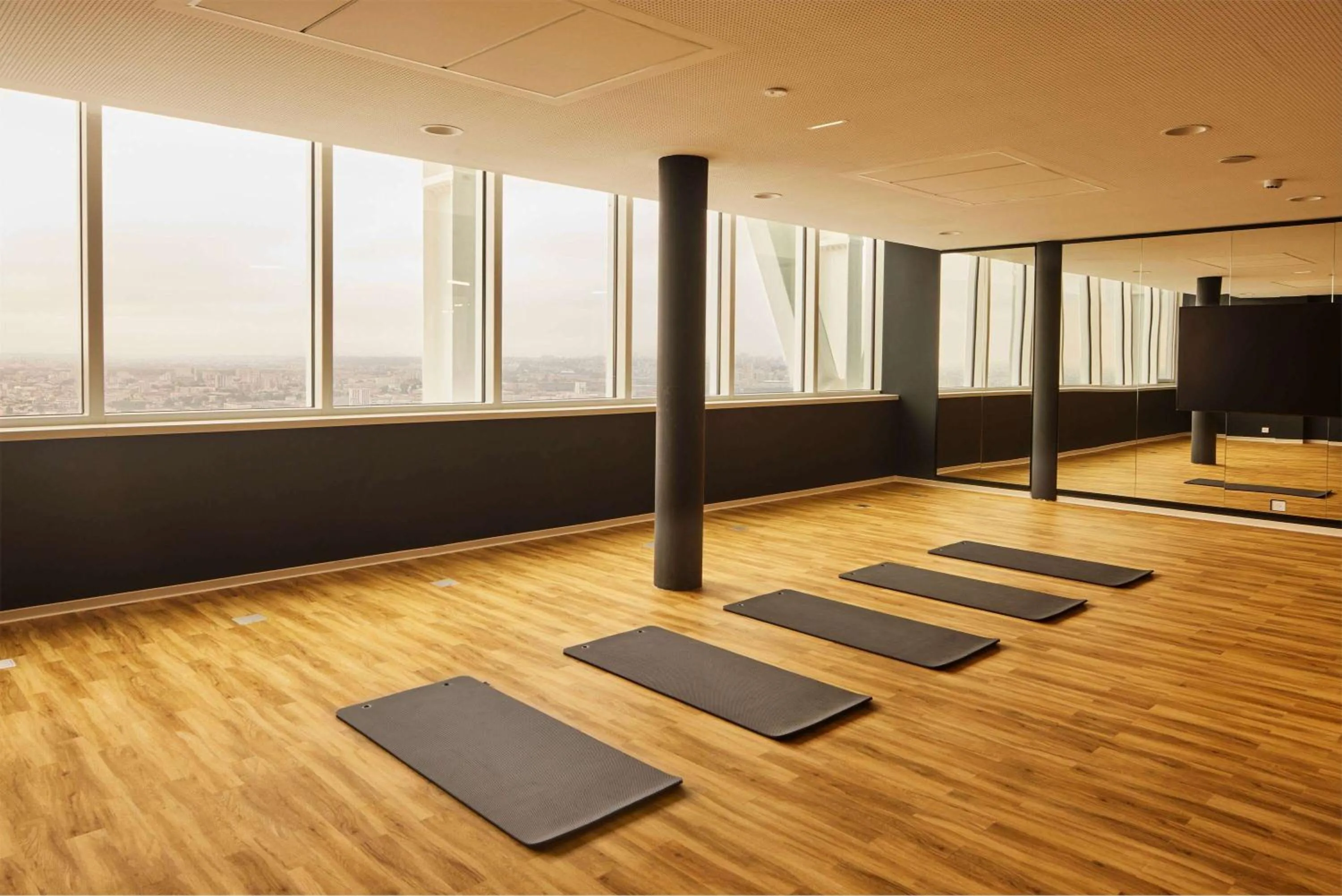 Fitness centre/facilities in H4 Wyndham Paris Pleyel