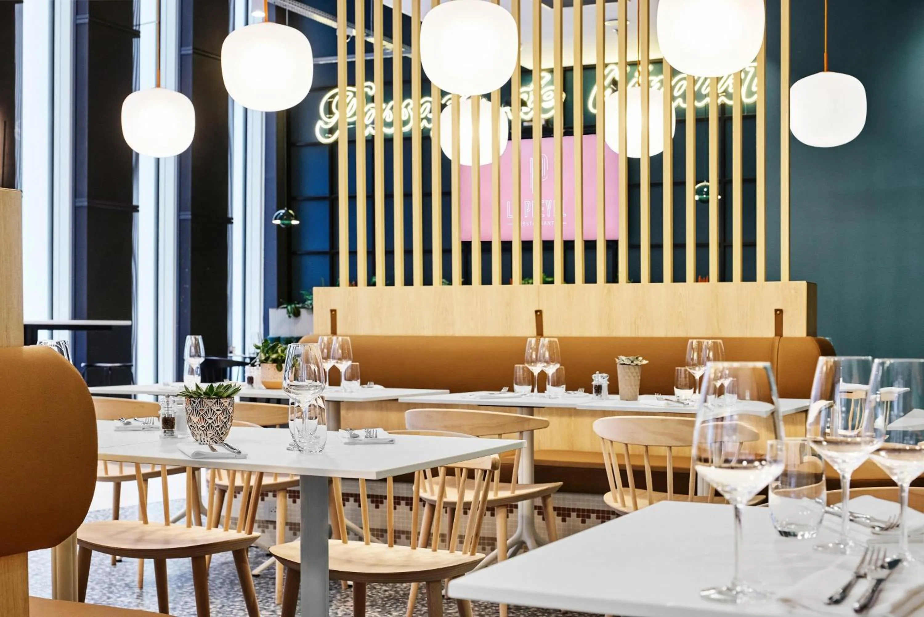 Restaurant/places to eat in H4 Wyndham Paris Pleyel