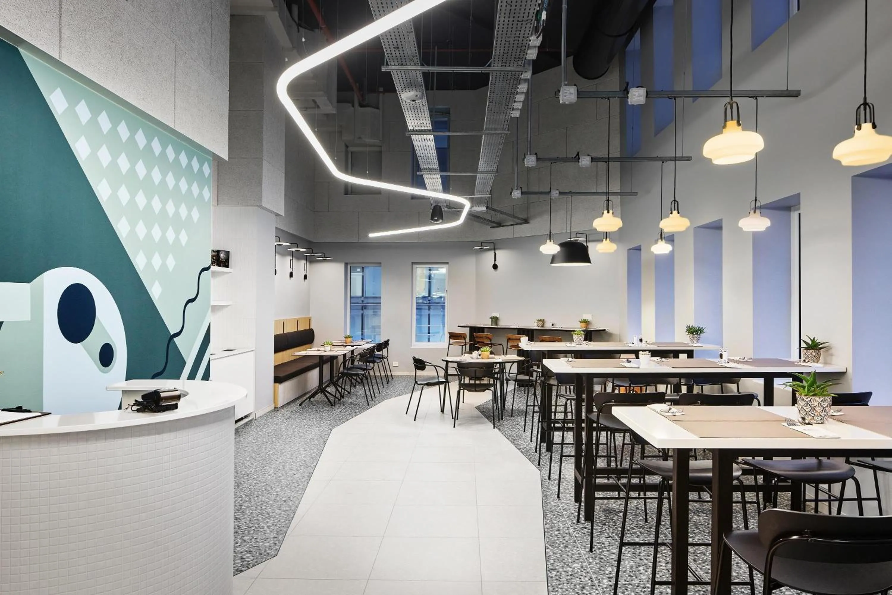 Restaurant/places to eat in H4 Wyndham Paris Pleyel