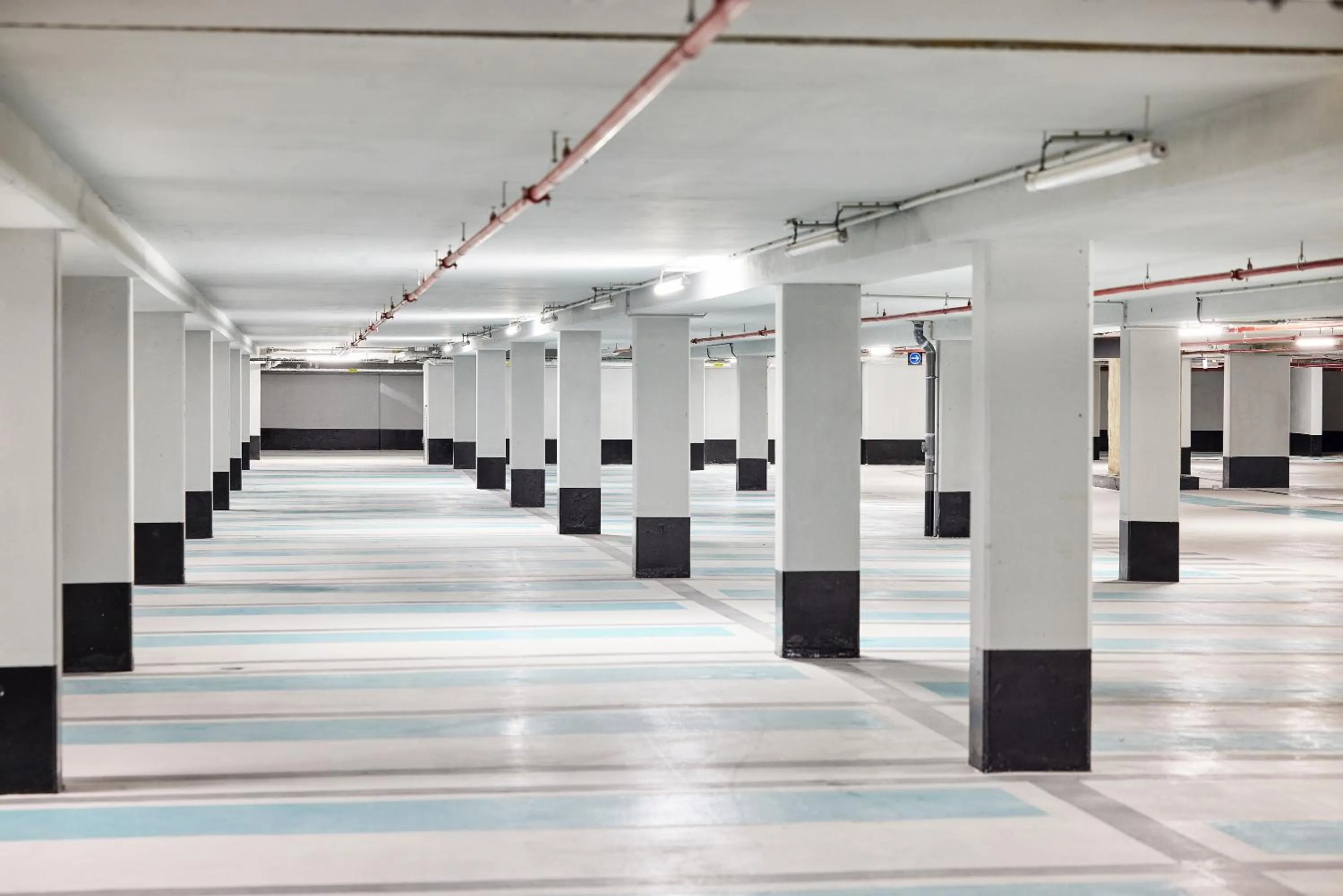 Parking in H4 Hotel Wyndham Paris Pleyel Resort