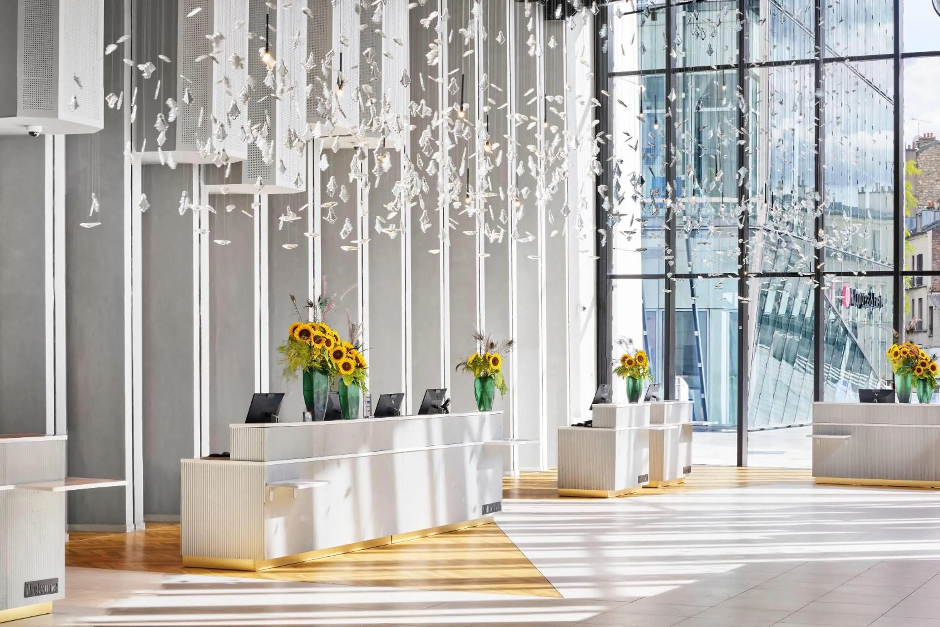 Lobby or reception in H4 Wyndham Paris Pleyel