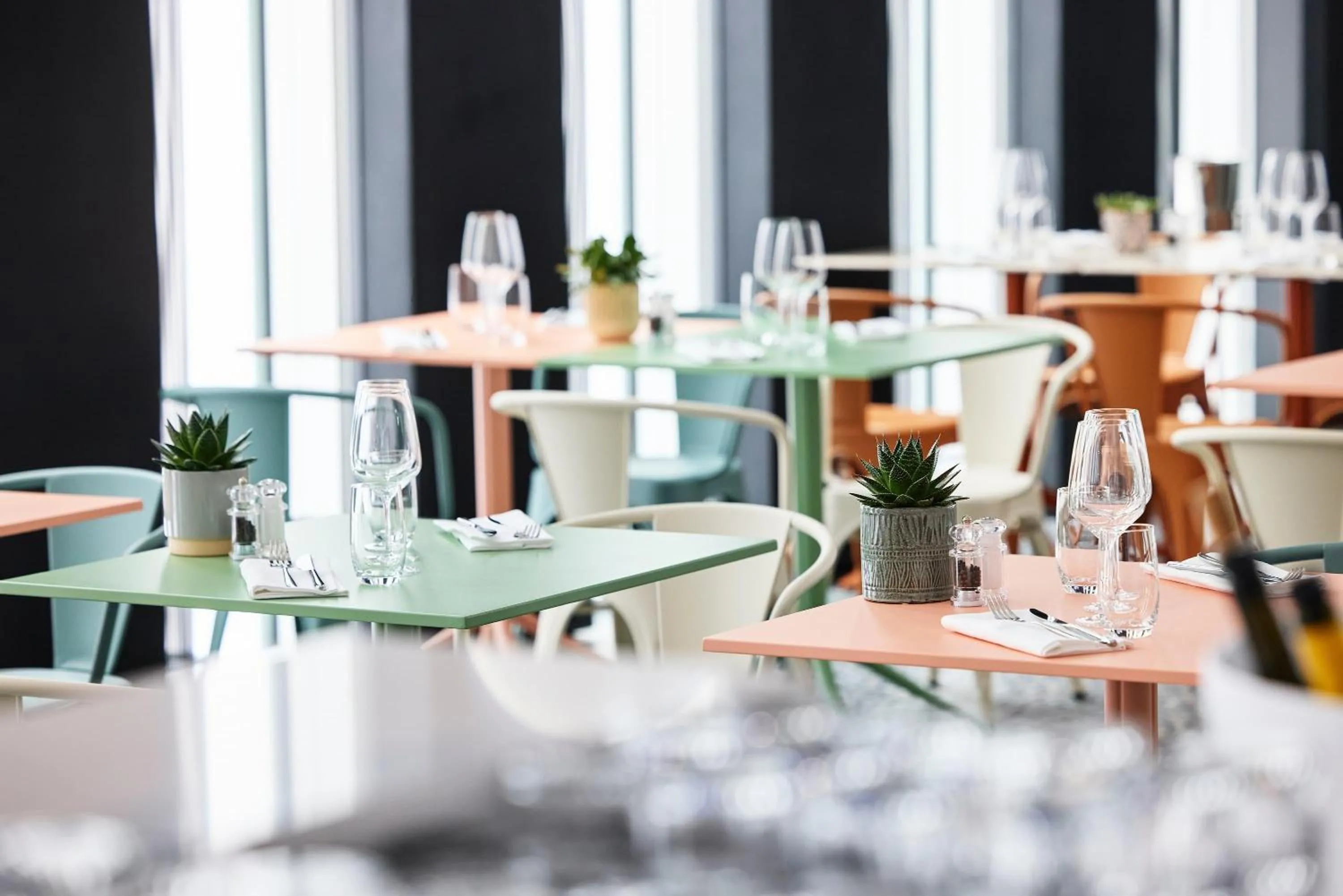Restaurant/places to eat in H4 Wyndham Paris Pleyel