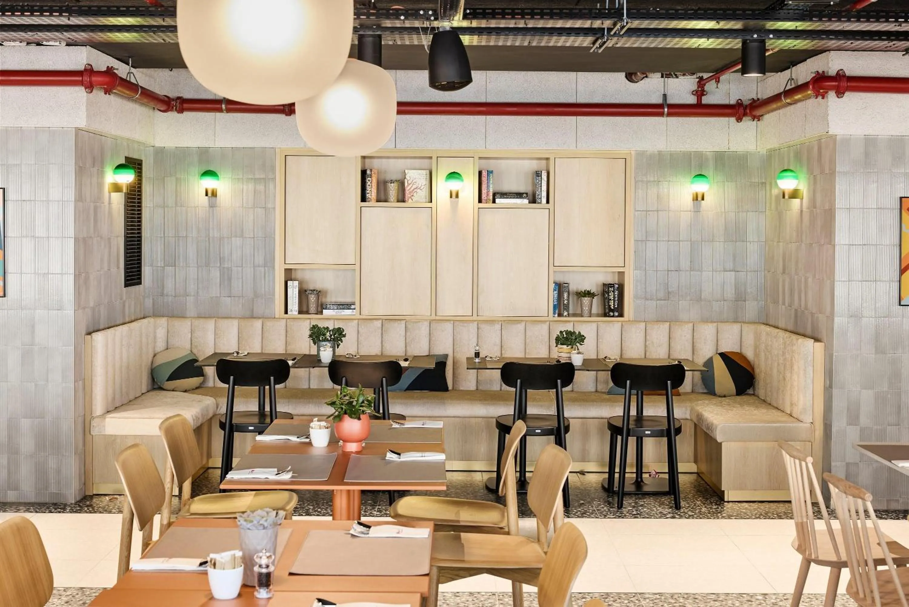 Restaurant/places to eat in H4 Wyndham Paris Pleyel