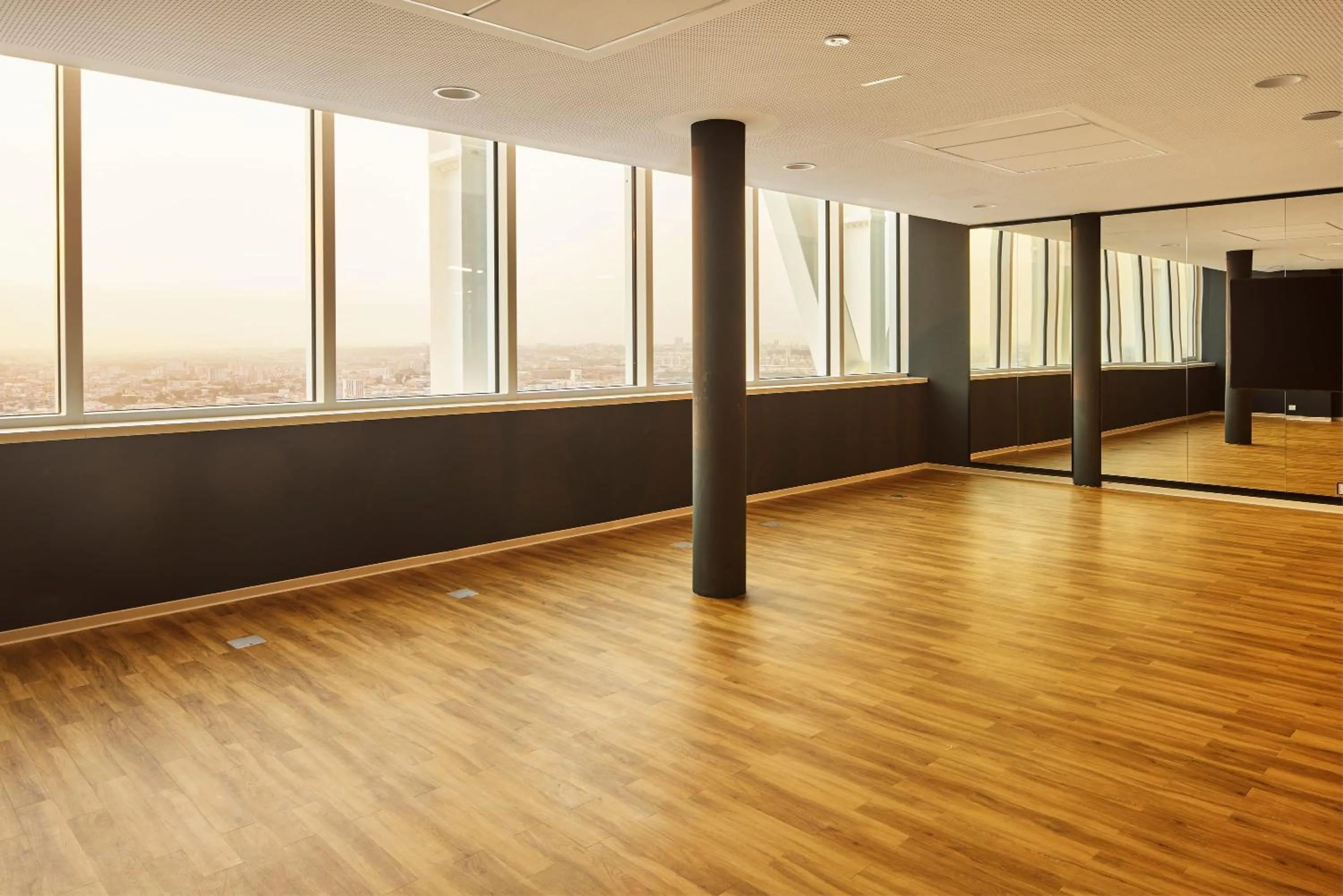 Fitness centre/facilities in H4 Wyndham Paris Pleyel