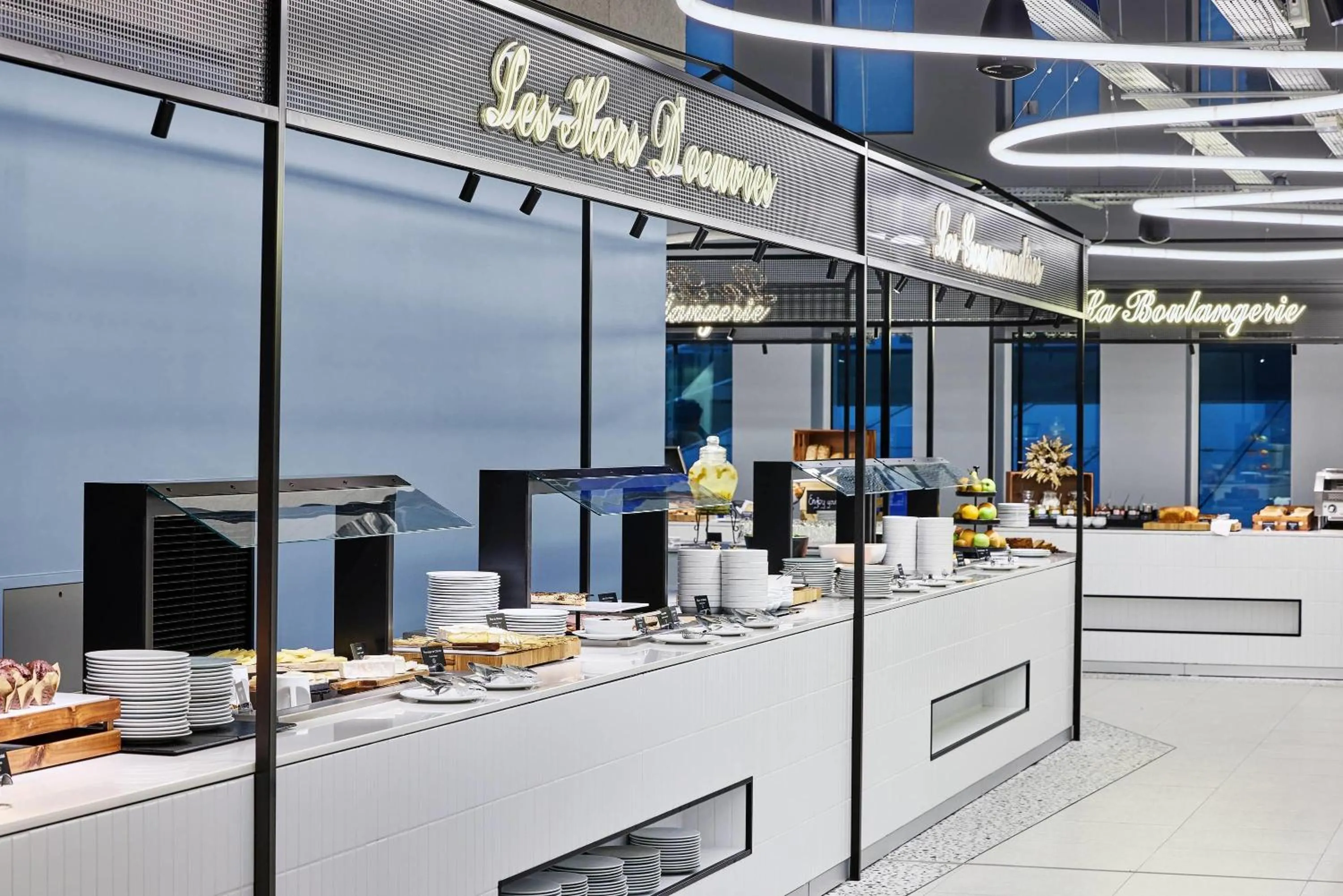 Restaurant/places to eat in H4 Wyndham Paris Pleyel