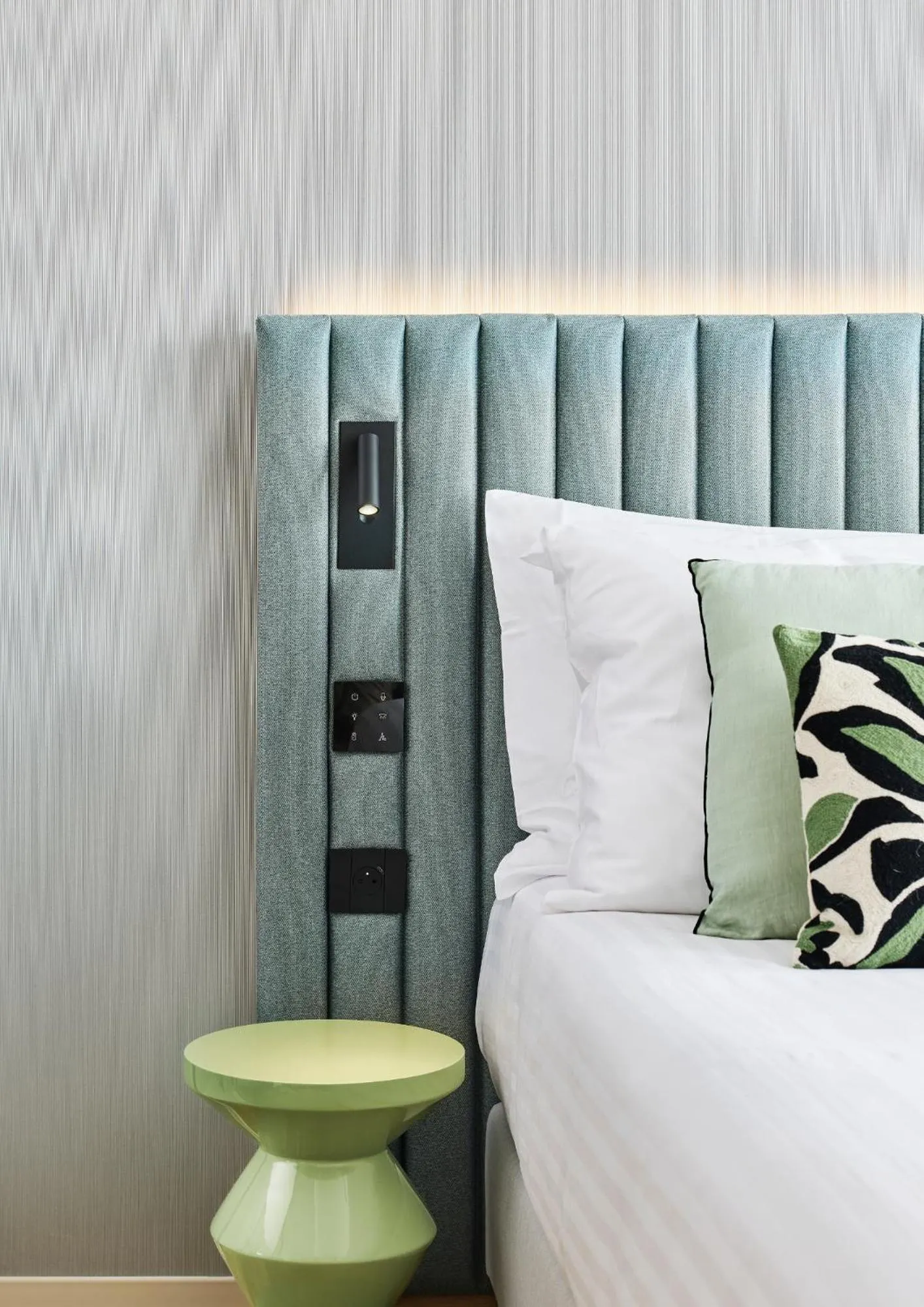 Bed in H4 Hotel Wyndham Paris Pleyel Resort