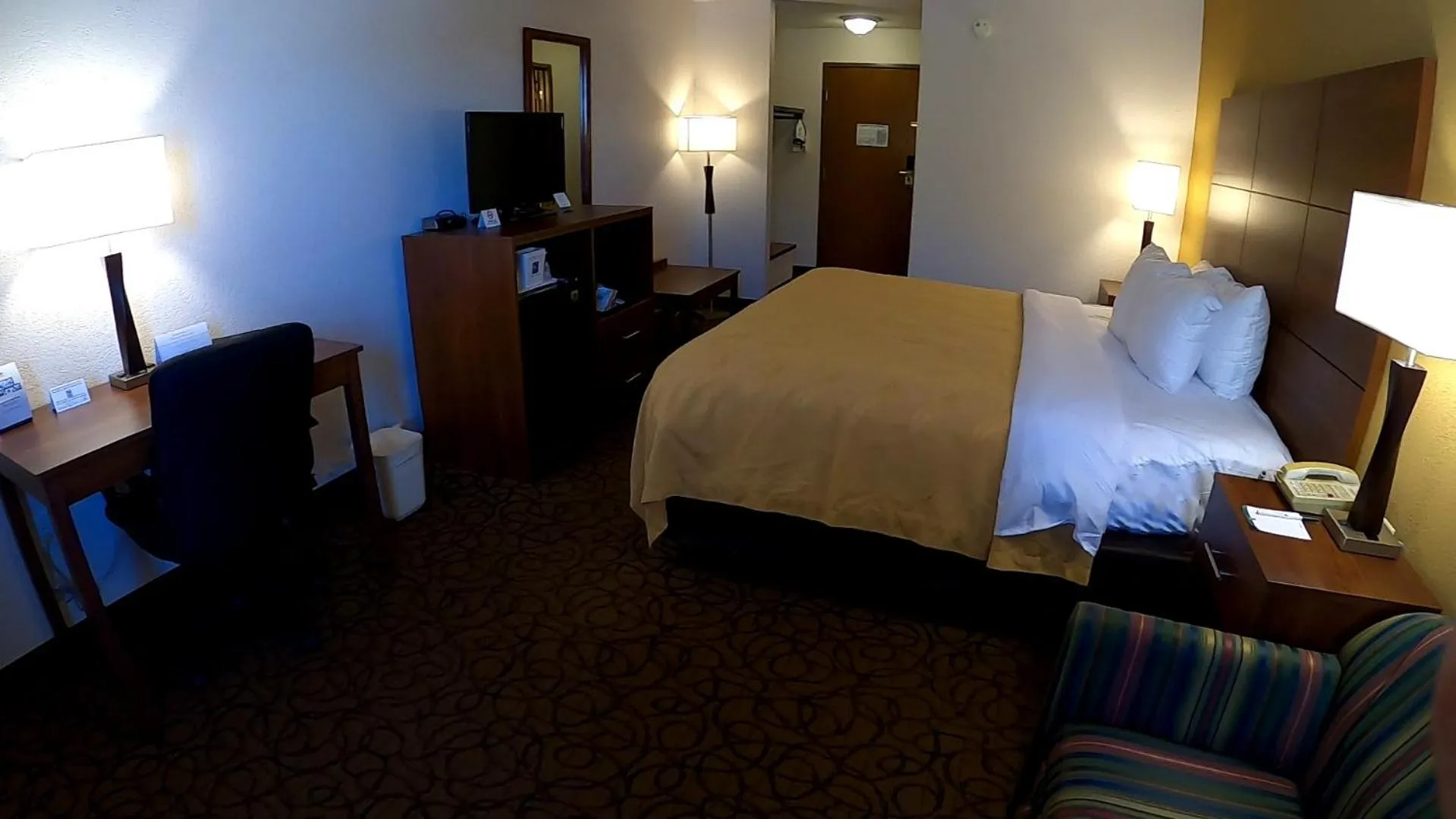 Queen Room - Accessible/Non Smoking/1st Floor in Quality Inn & Suites