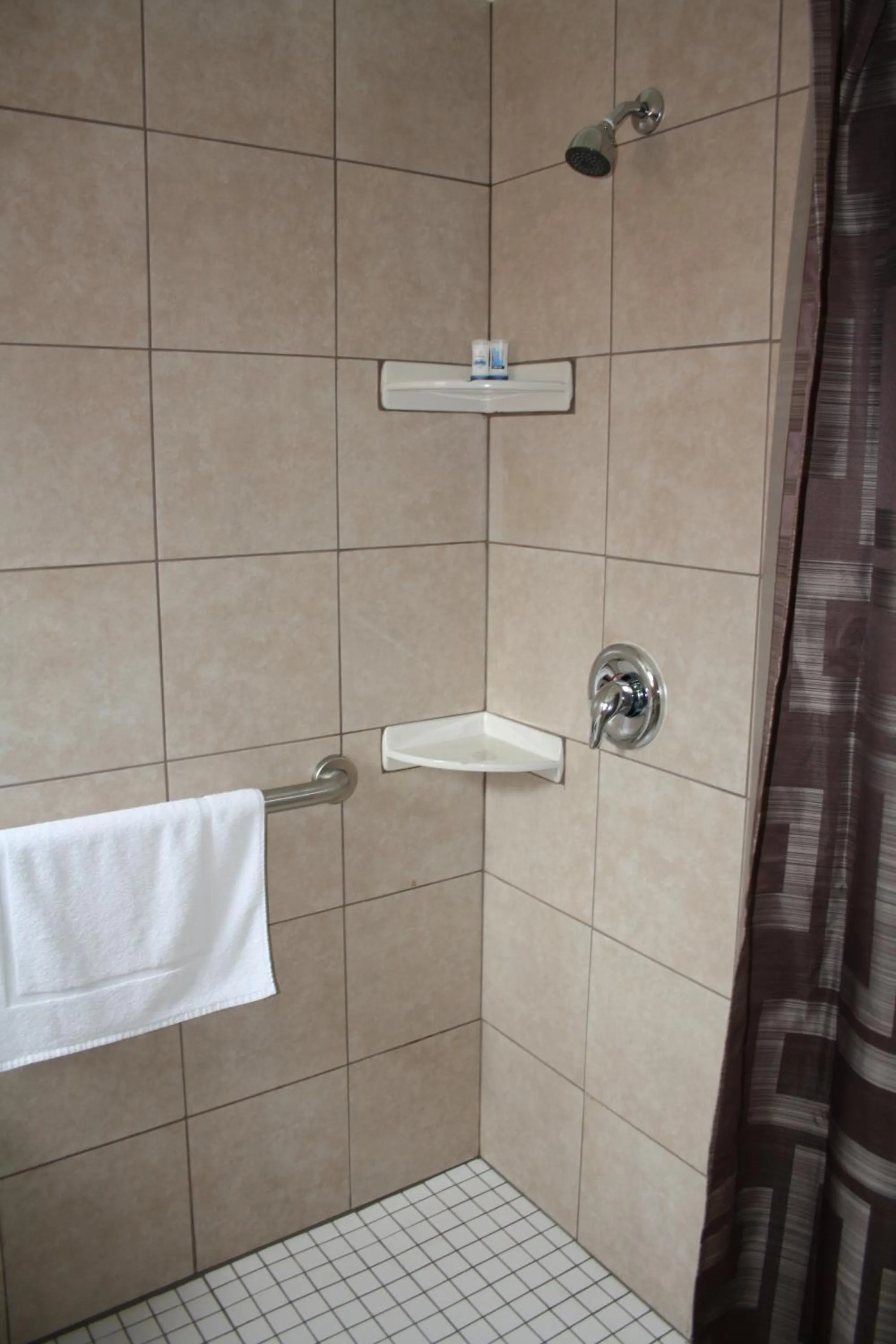 Bathroom in Orca Lodge