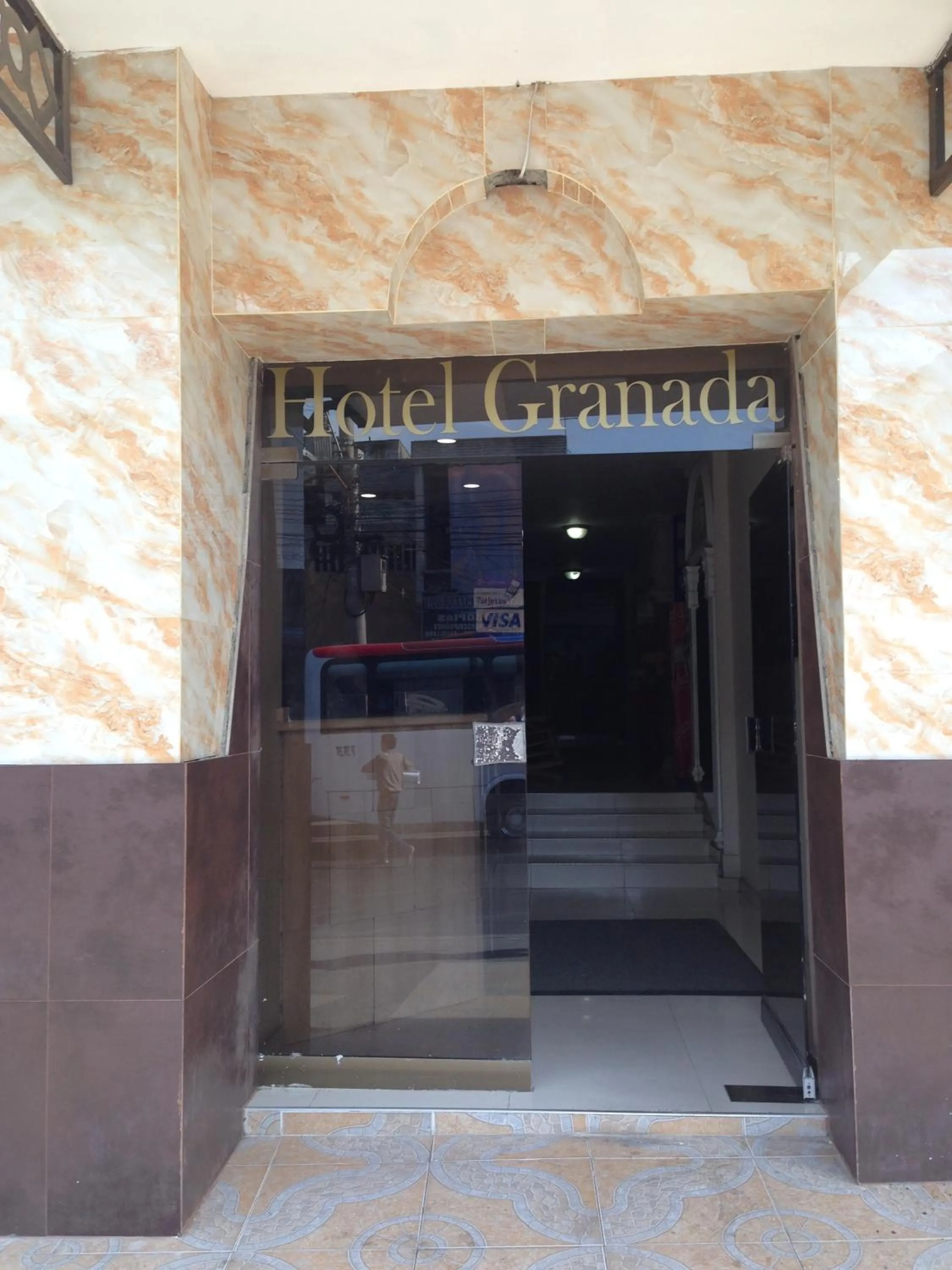 Facade/entrance in Hotel Granada Inn