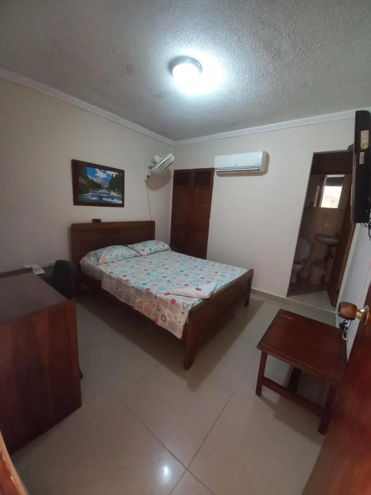 Bedroom, Bed in Hotel Granada Inn