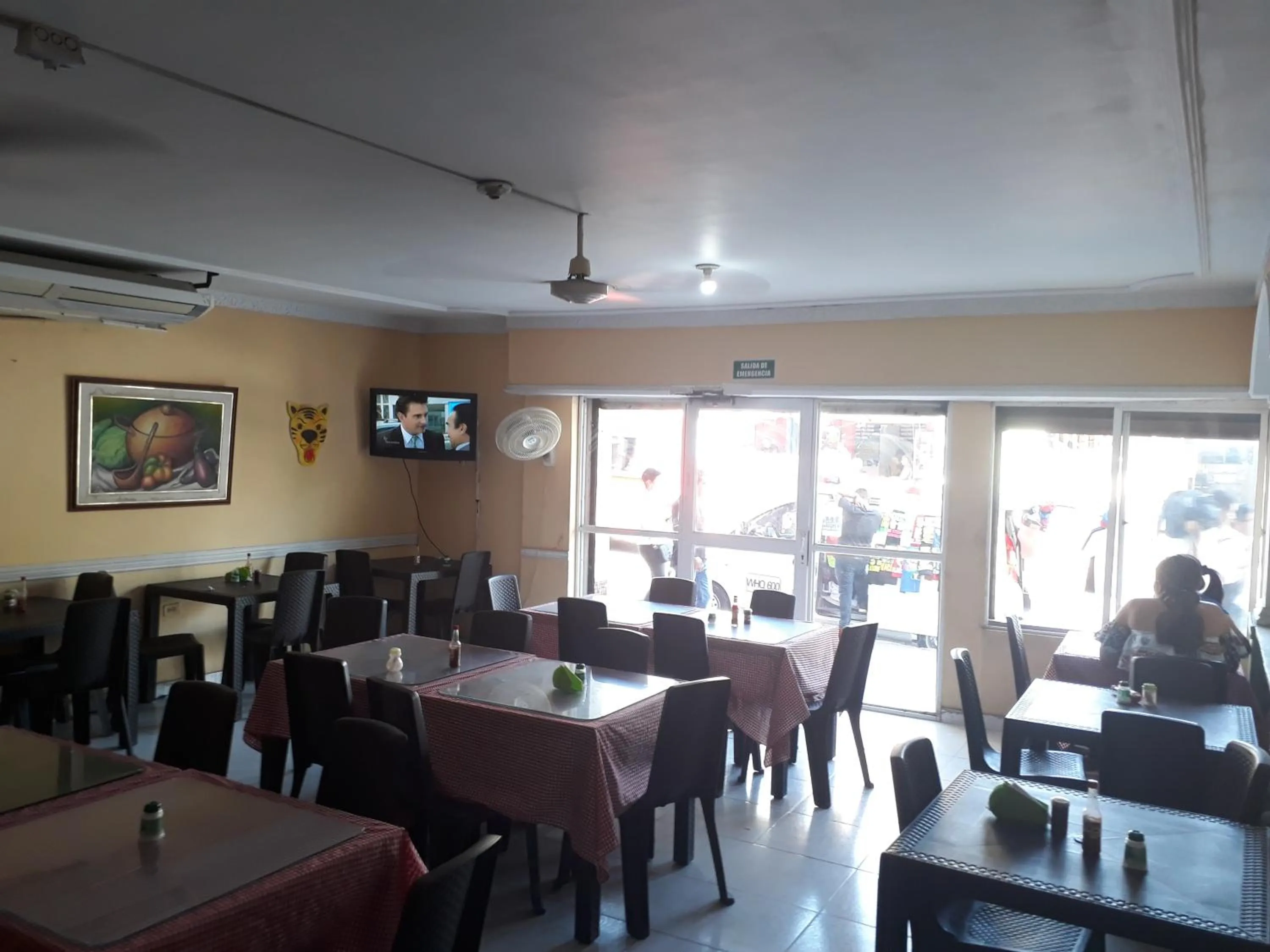 Restaurant/places to eat in Hotel Granada Inn