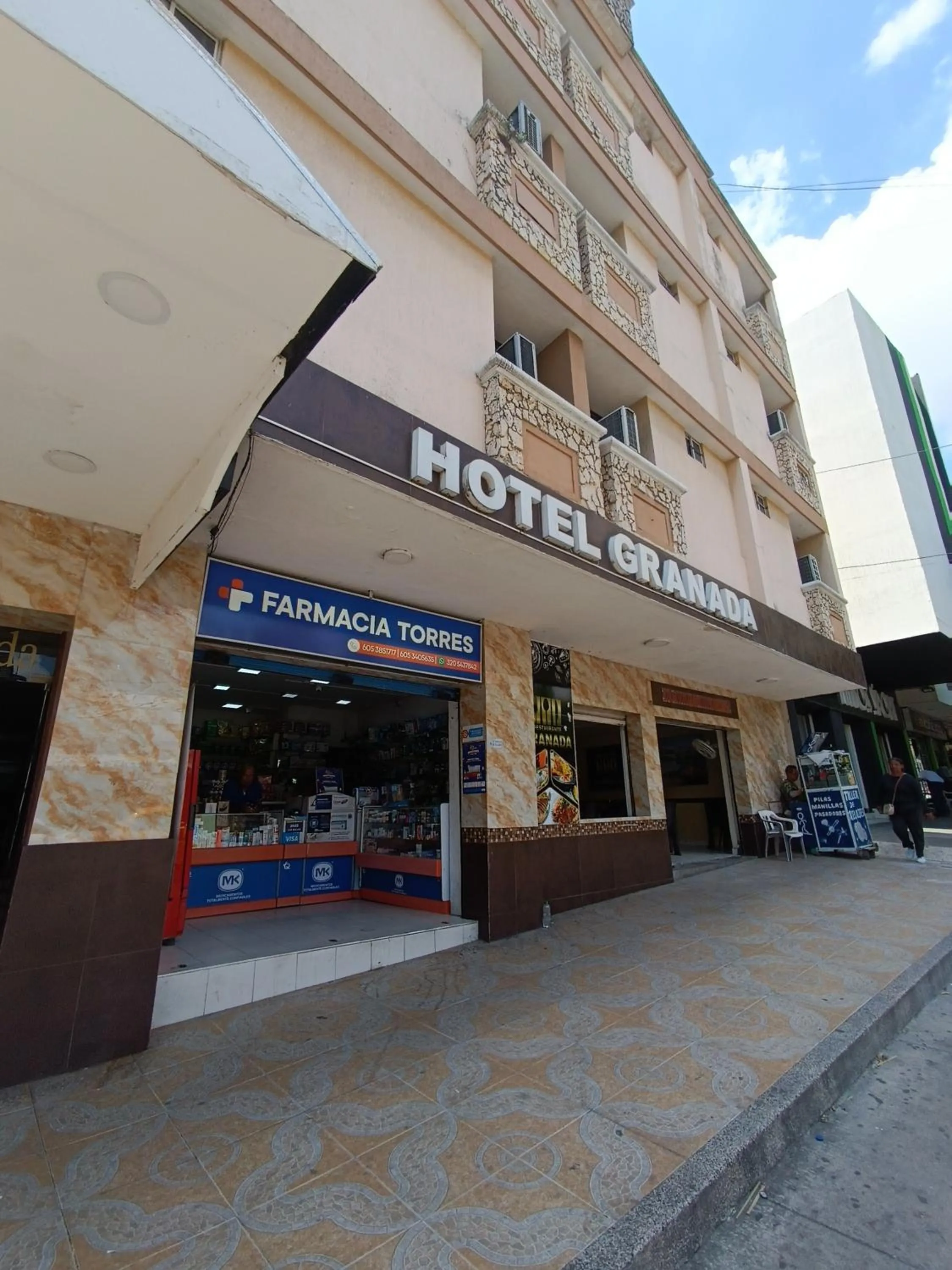 Property building in Hotel Granada Inn