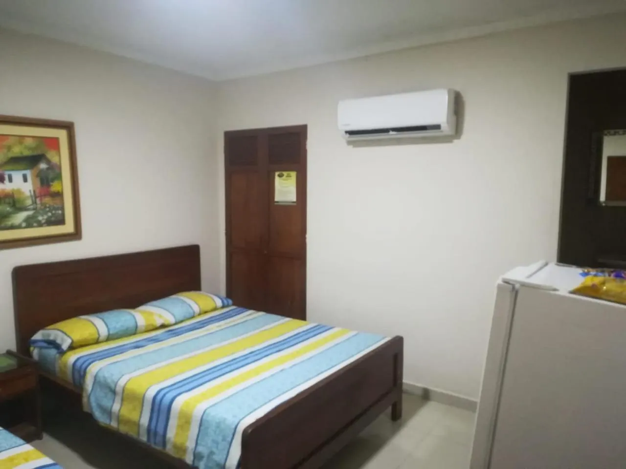 Photo of the whole room, Bed in Hotel Granada Inn