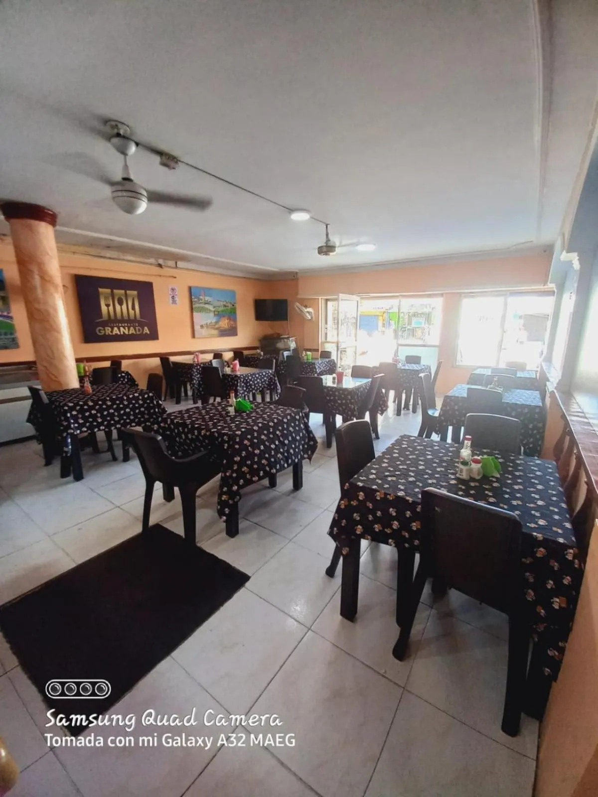 Restaurant/places to eat in Hotel Granada Inn