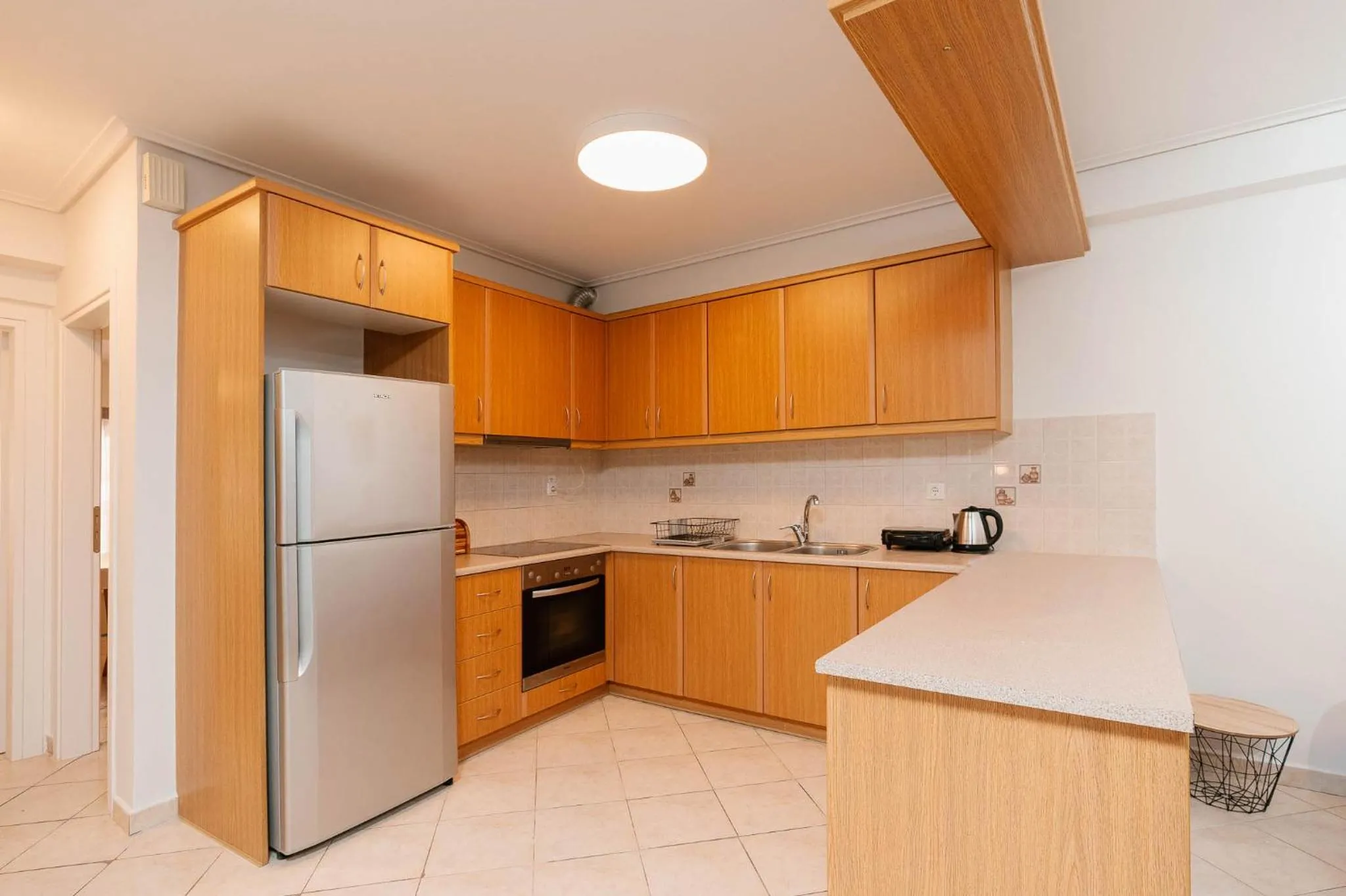 Phaedrus Living: Cozy Flat Koukaki