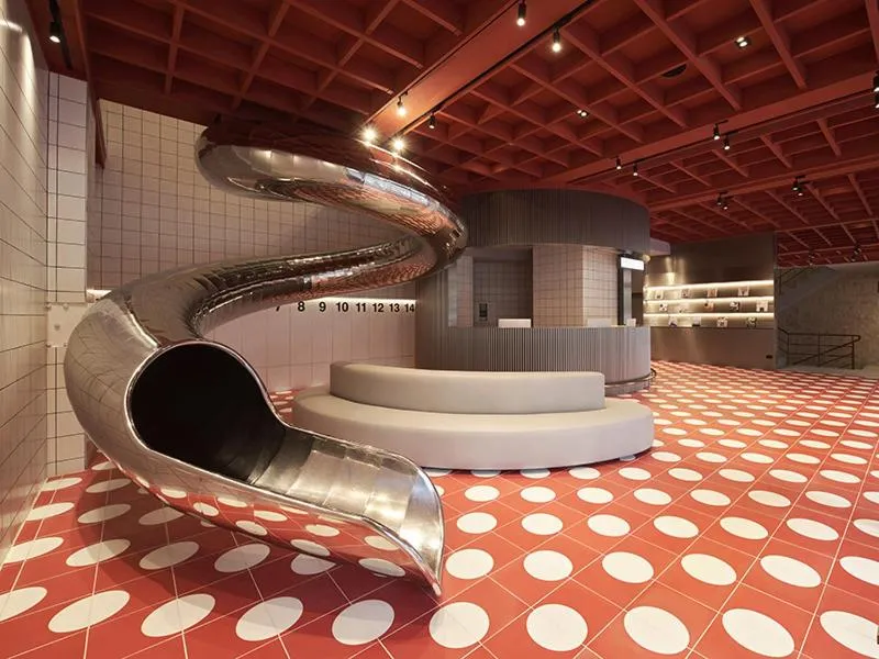 Decorative detail in Reddot Hotel