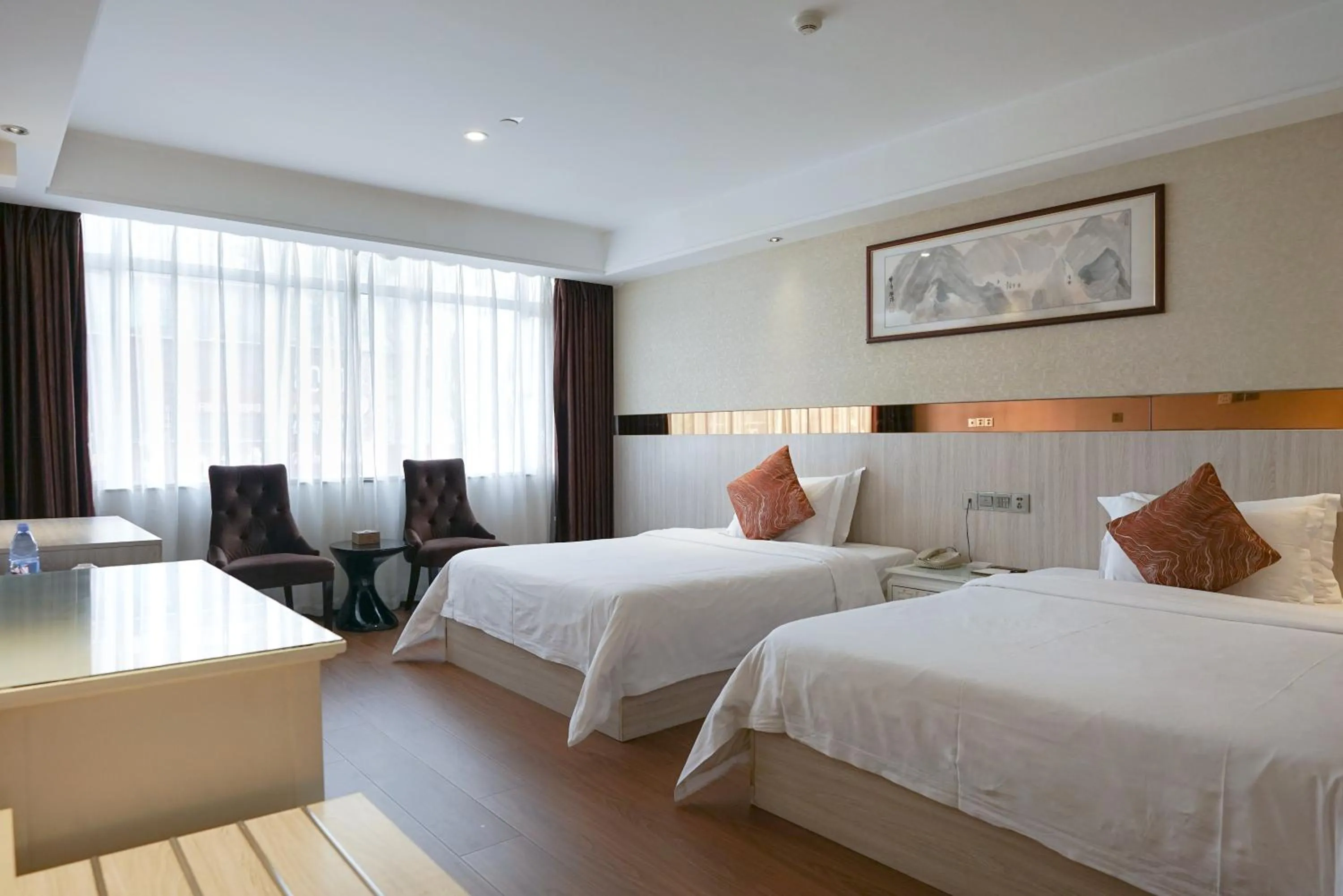 Bed in Paco Hotel Tianhe Coach Terminal Metro Satation Guangzhou-Free Shuttle Bus for Canton Fair