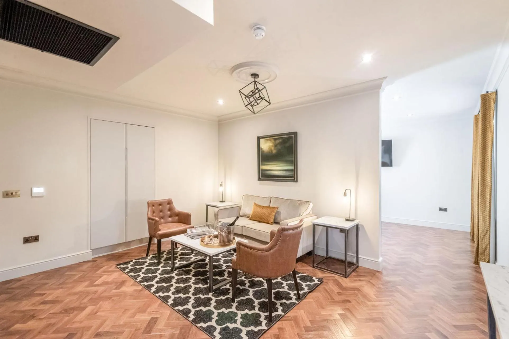 King Street Aparthotel