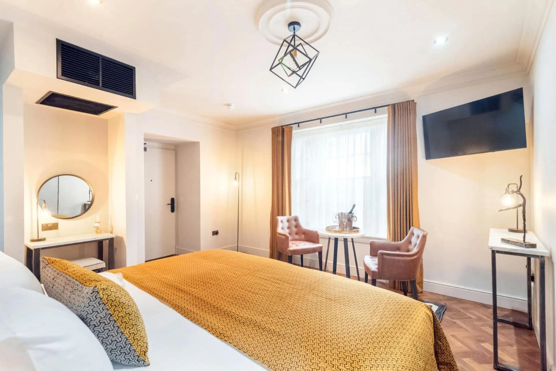 Bed in King Street Aparthotel