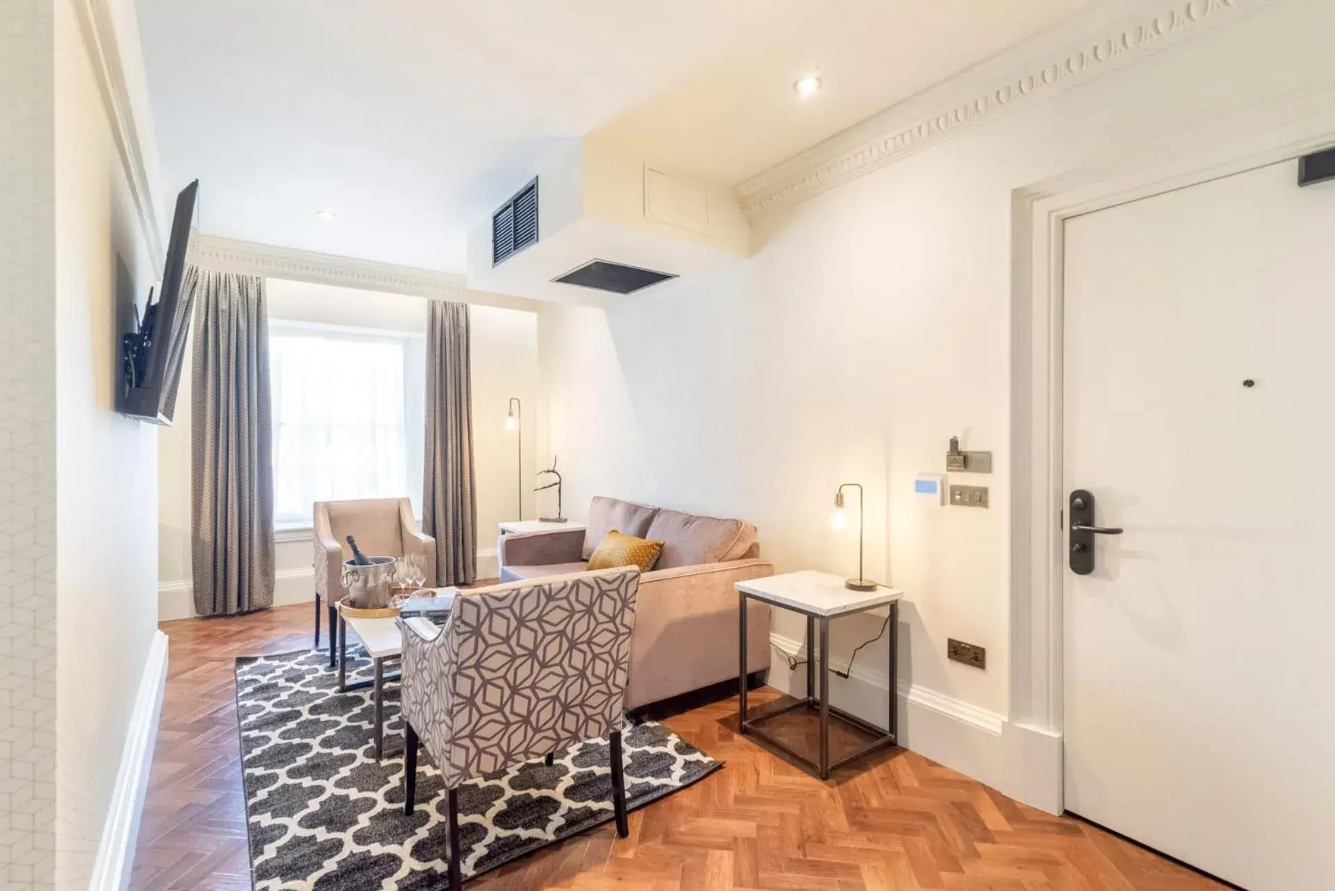 Bed in King Street Aparthotel Bed in King Street Aparthotel