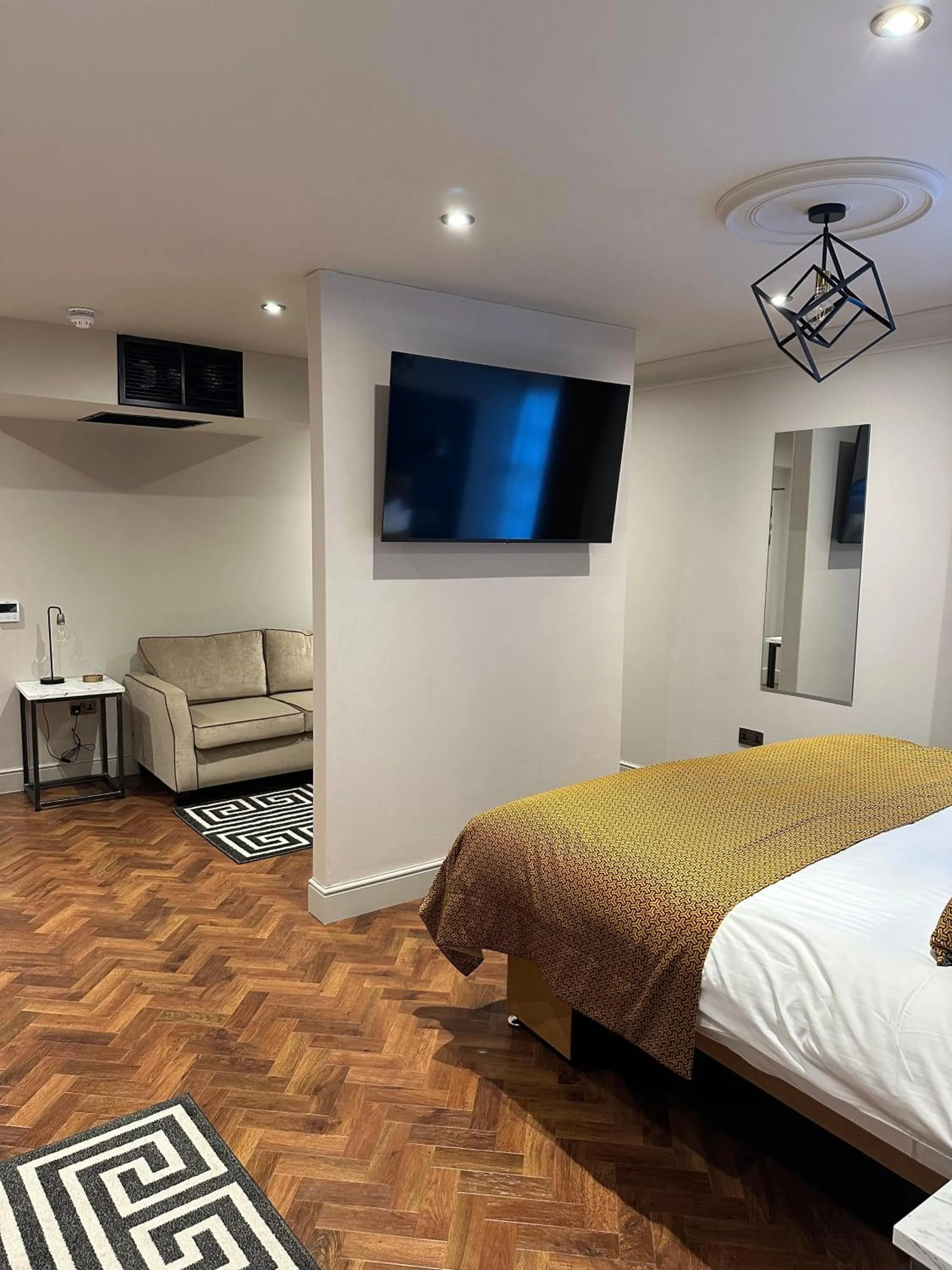 Bed in King Street Aparthotel