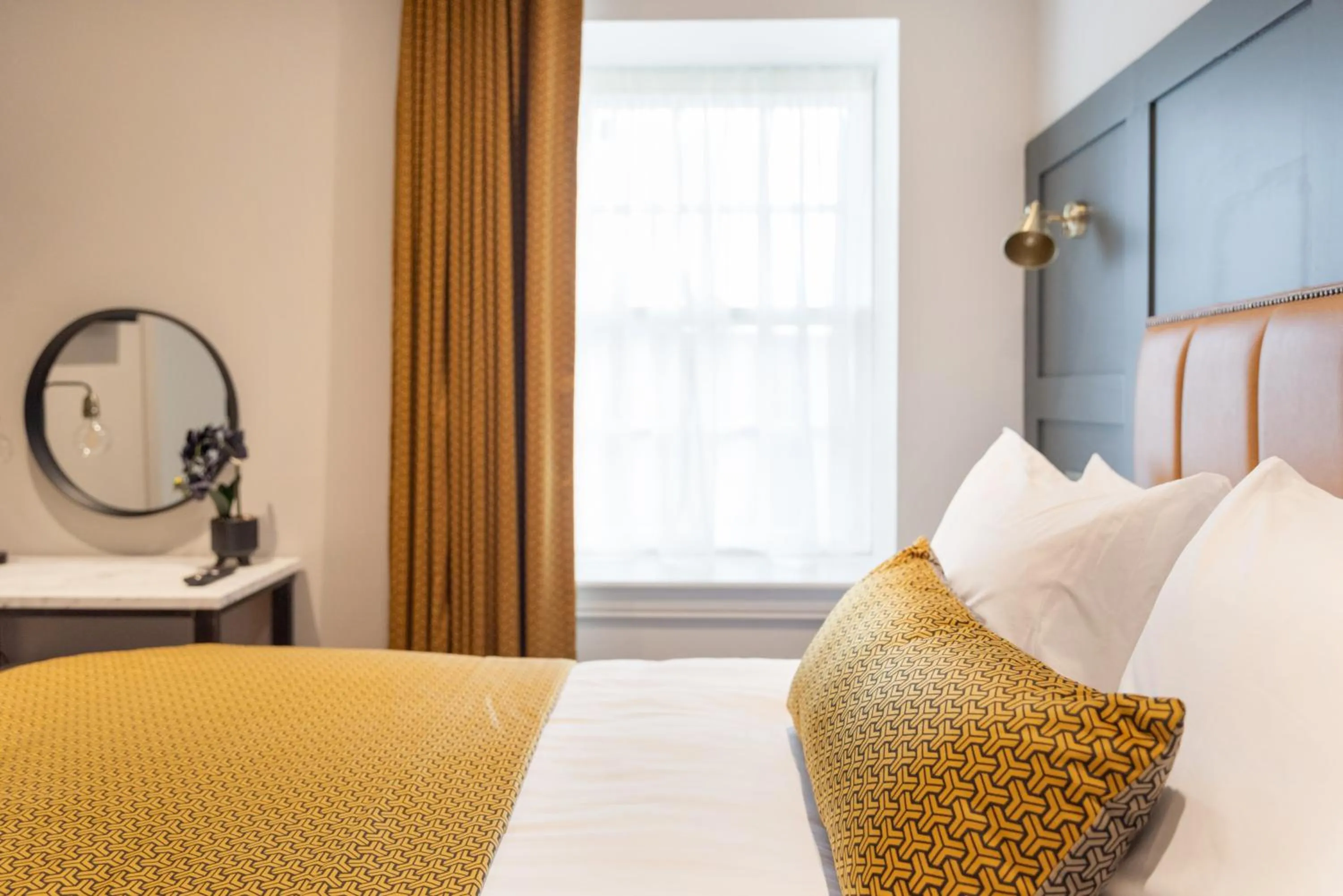 Bed in King Street Aparthotel