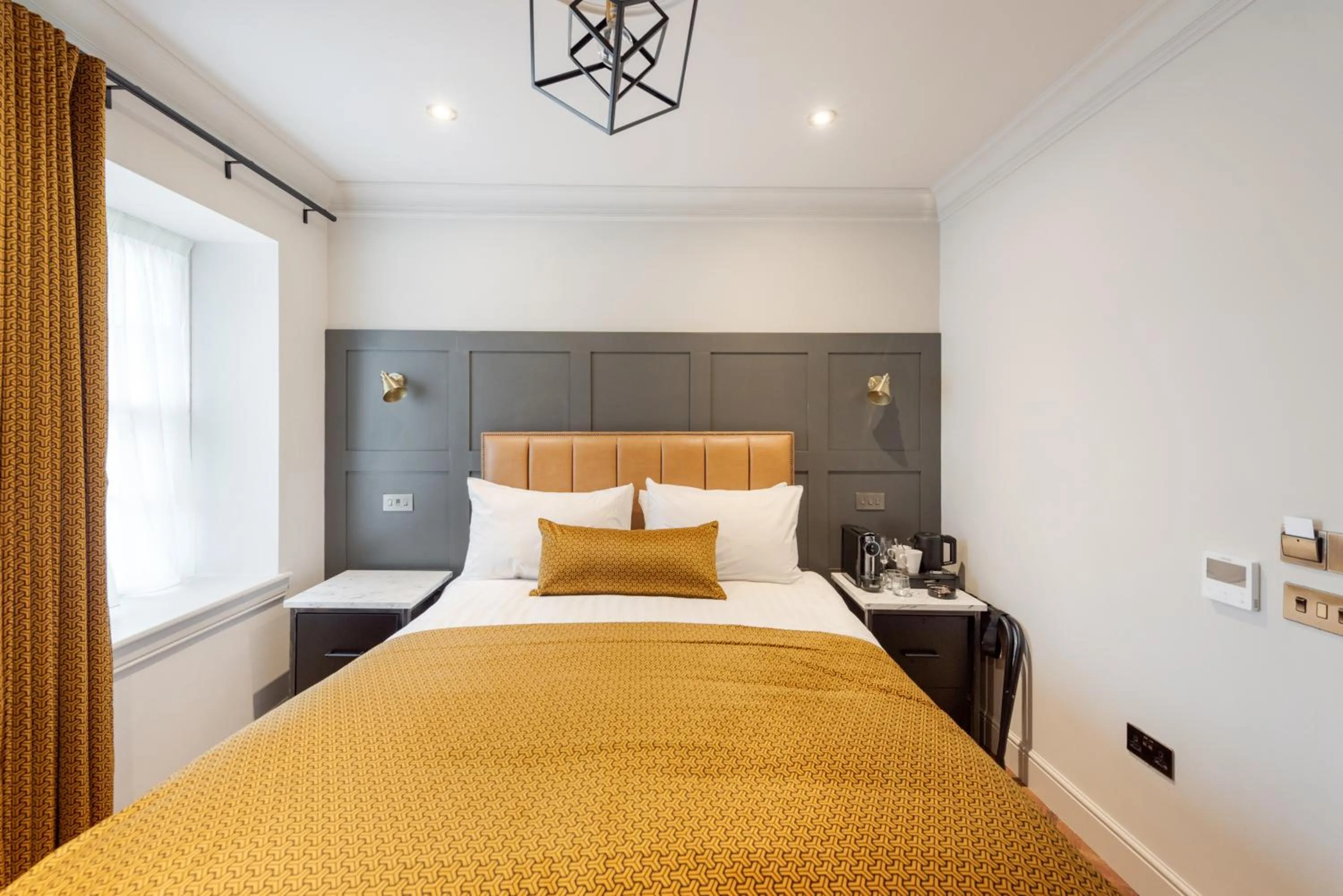 Bed in King Street Aparthotel