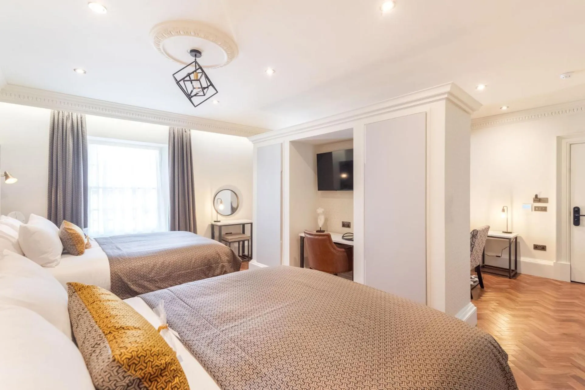 Bed in King Street Aparthotel