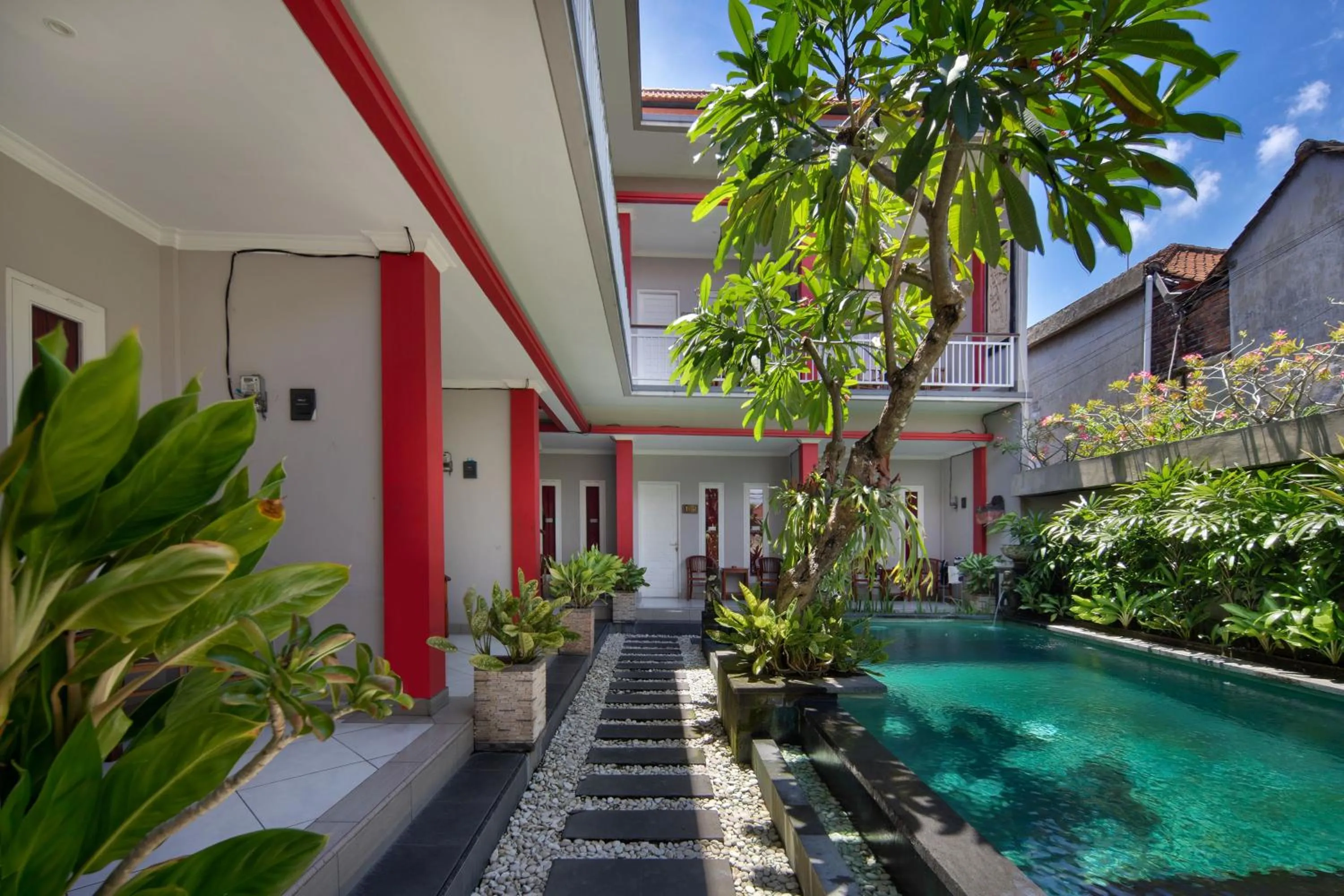 Swimming pool in Angkul Angkul Beach Inn Kuta by Kamara