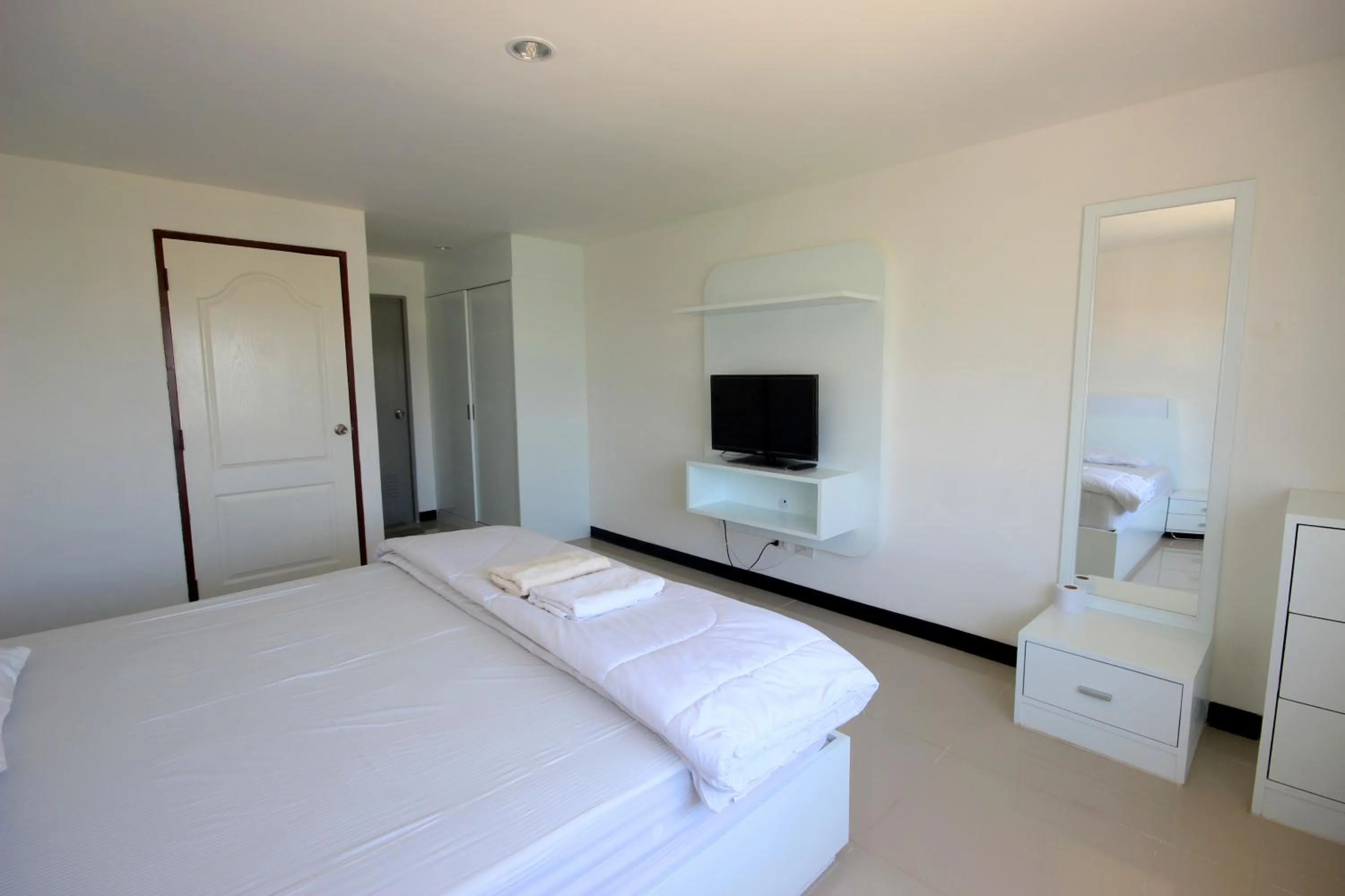 TV/Entertainment Center in Mouroom