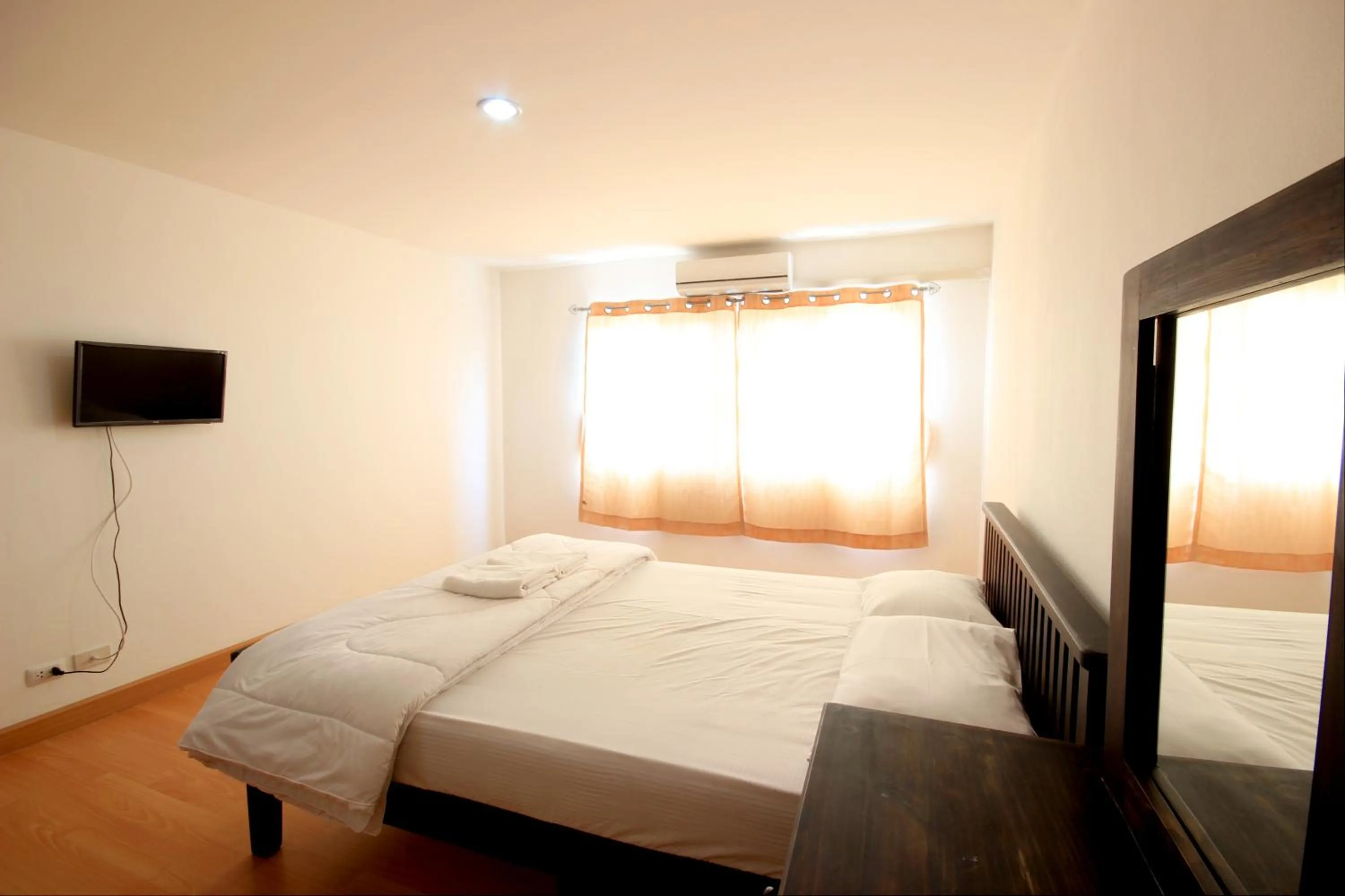 TV/Entertainment Center in Mouroom