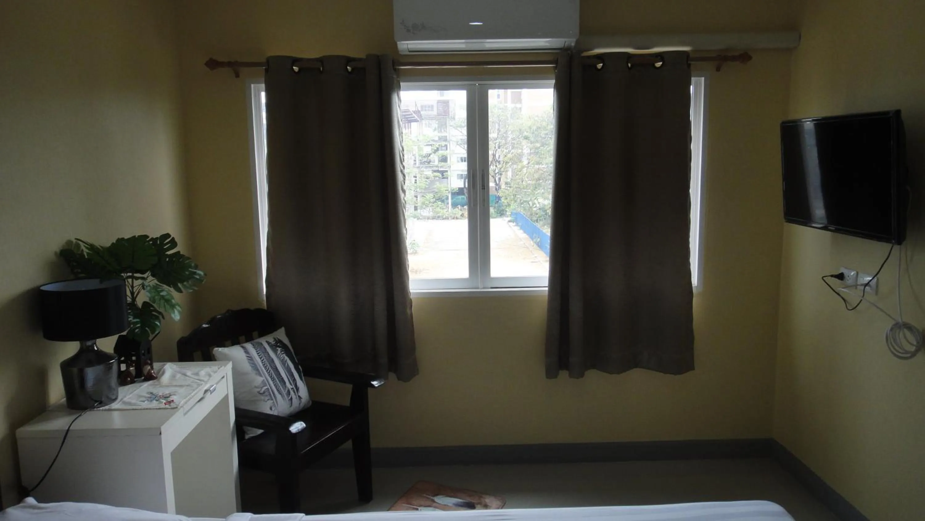 TV/Entertainment Center in Mouroom