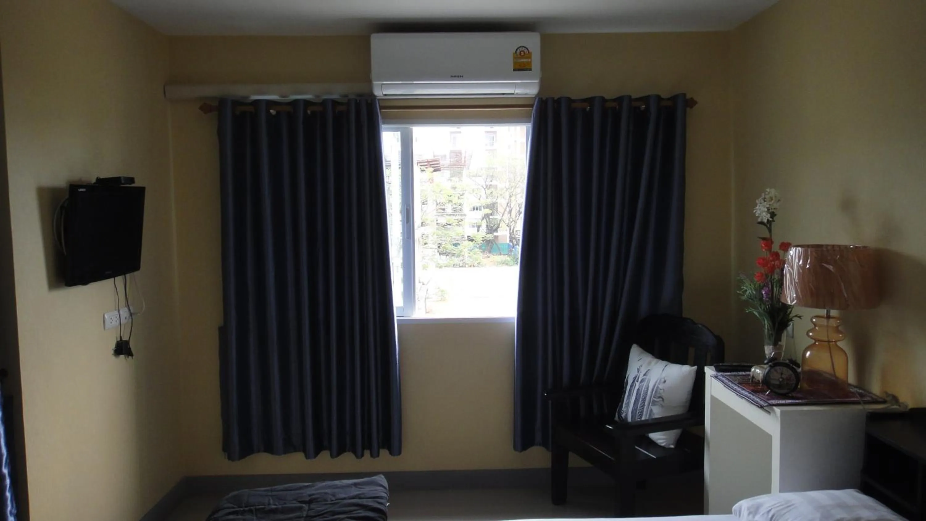 TV/Entertainment Center in Mouroom